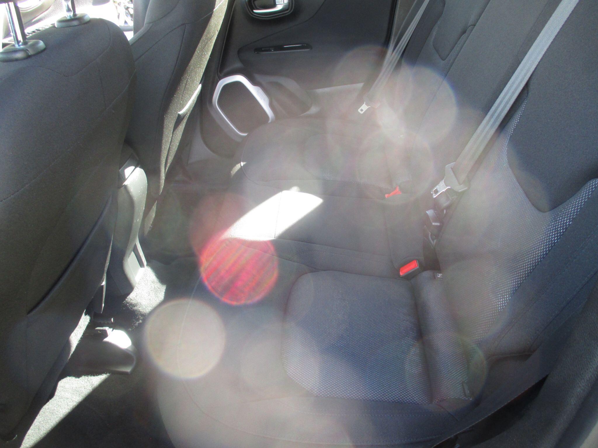 Jeep Renegade view 30