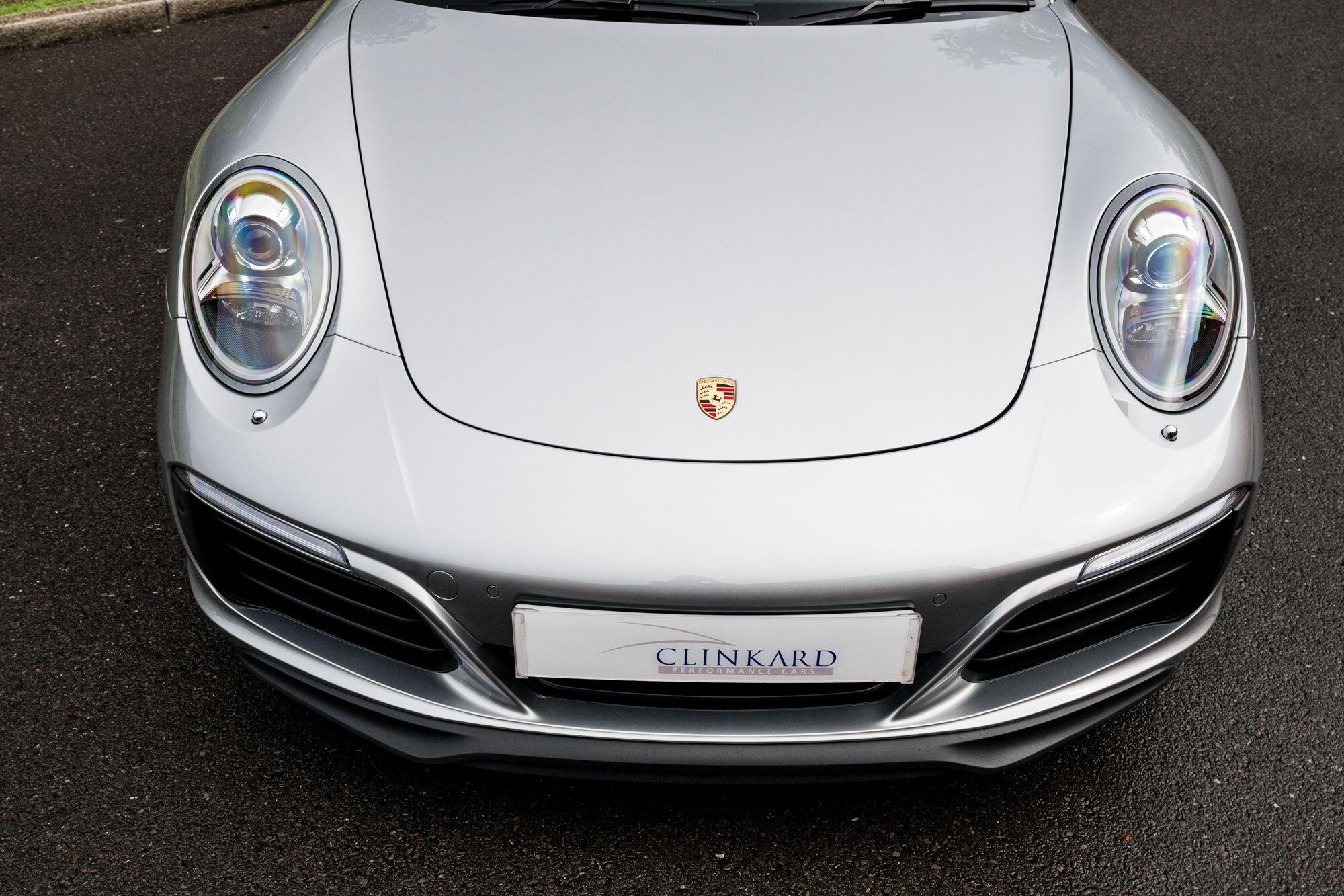 Porsche 911 view 10