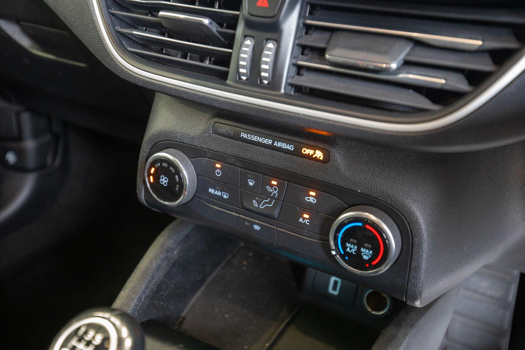 Ford Focus view 21
