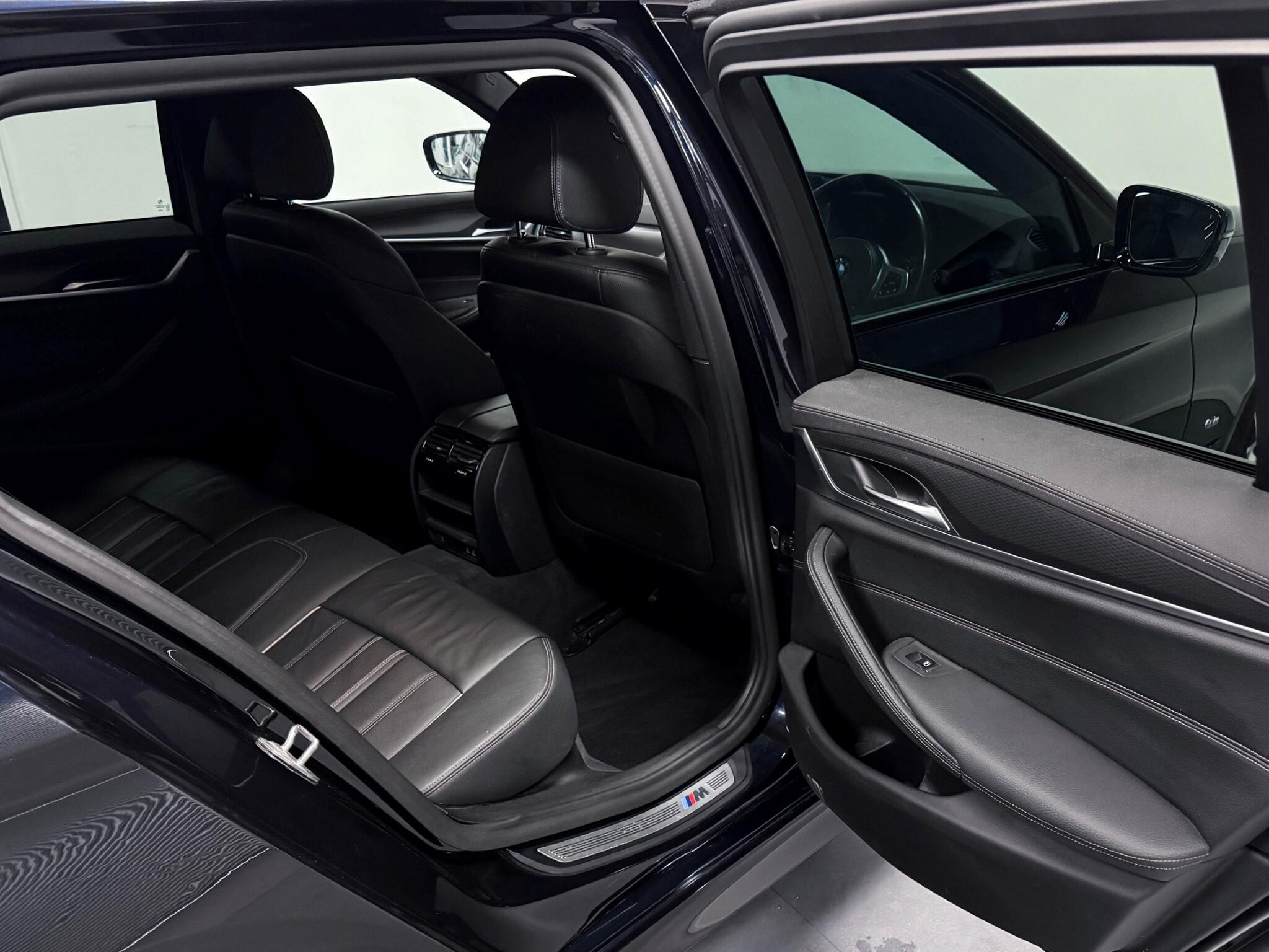 BMW 5 Series view 11