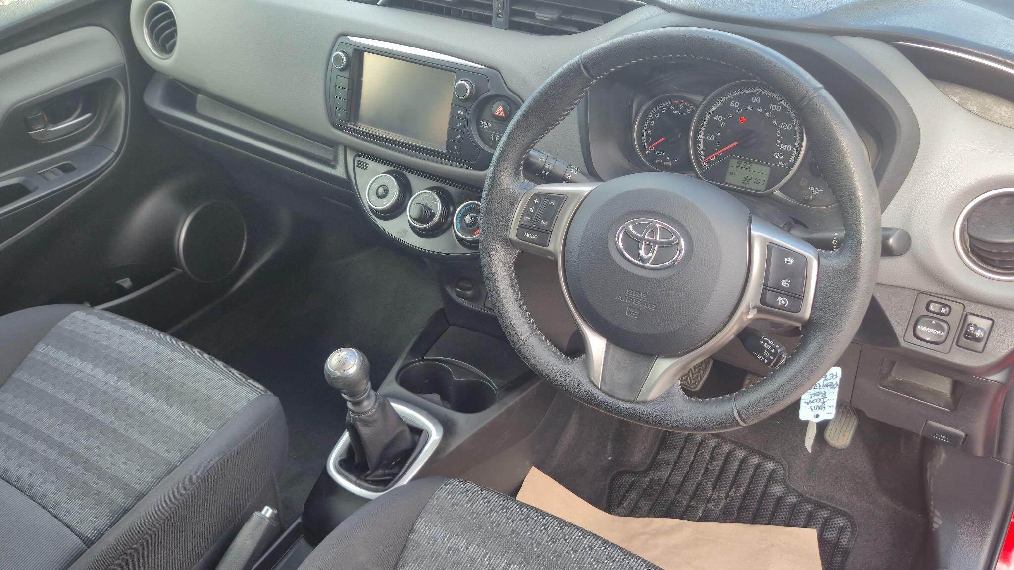 Toyota Yaris view 25