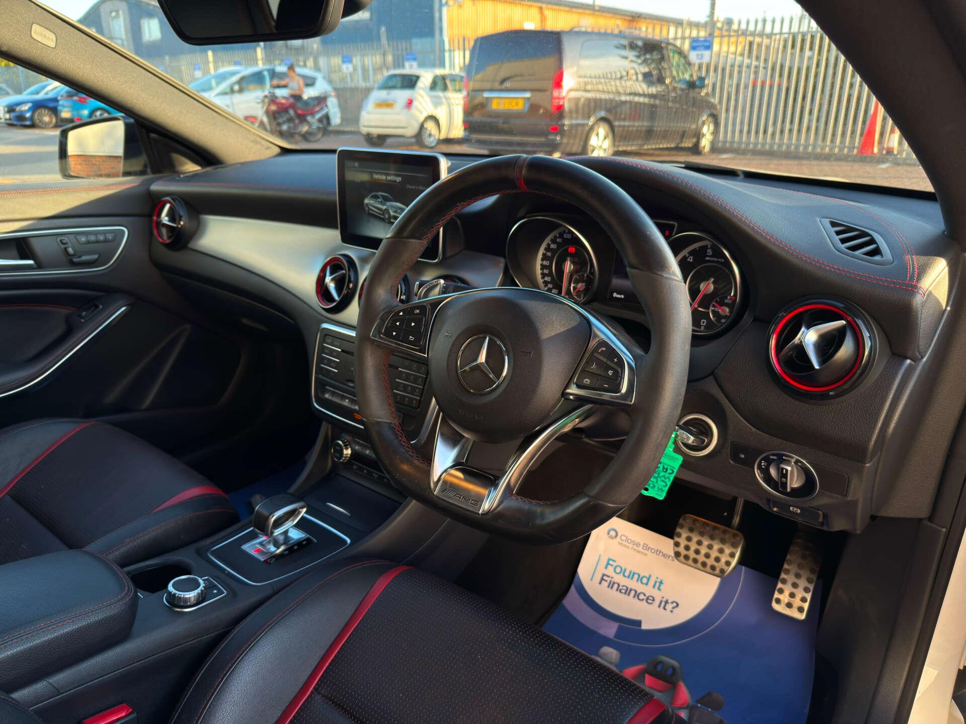 Mercedes-Benz Cla view 19