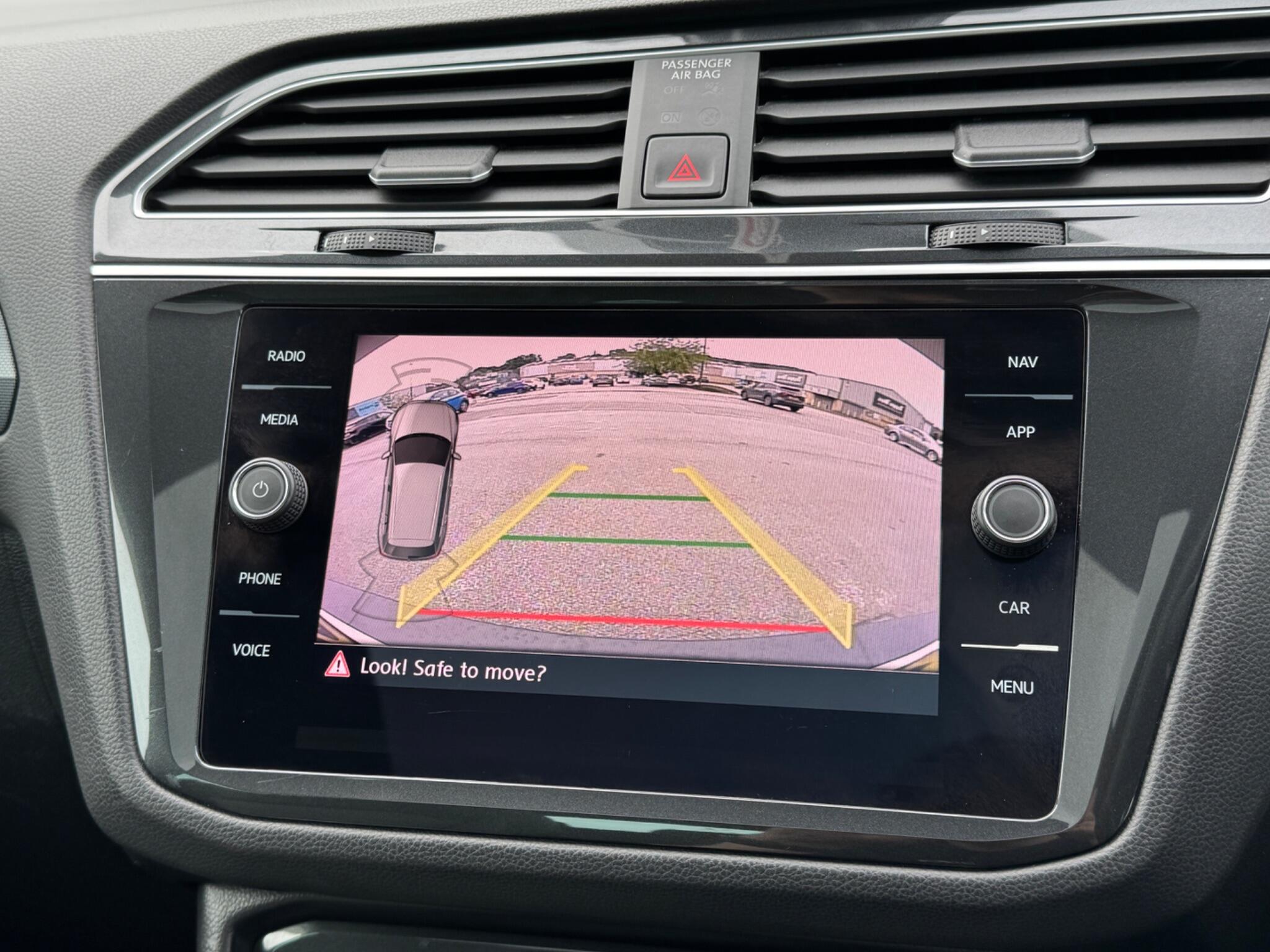 Volkswagen Tiguan view 17