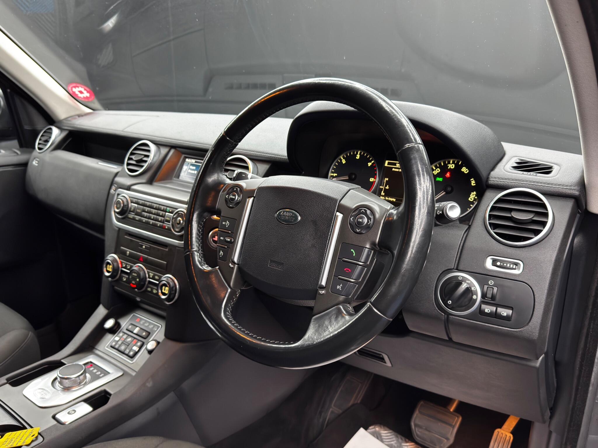 Land Rover Discovery view 9