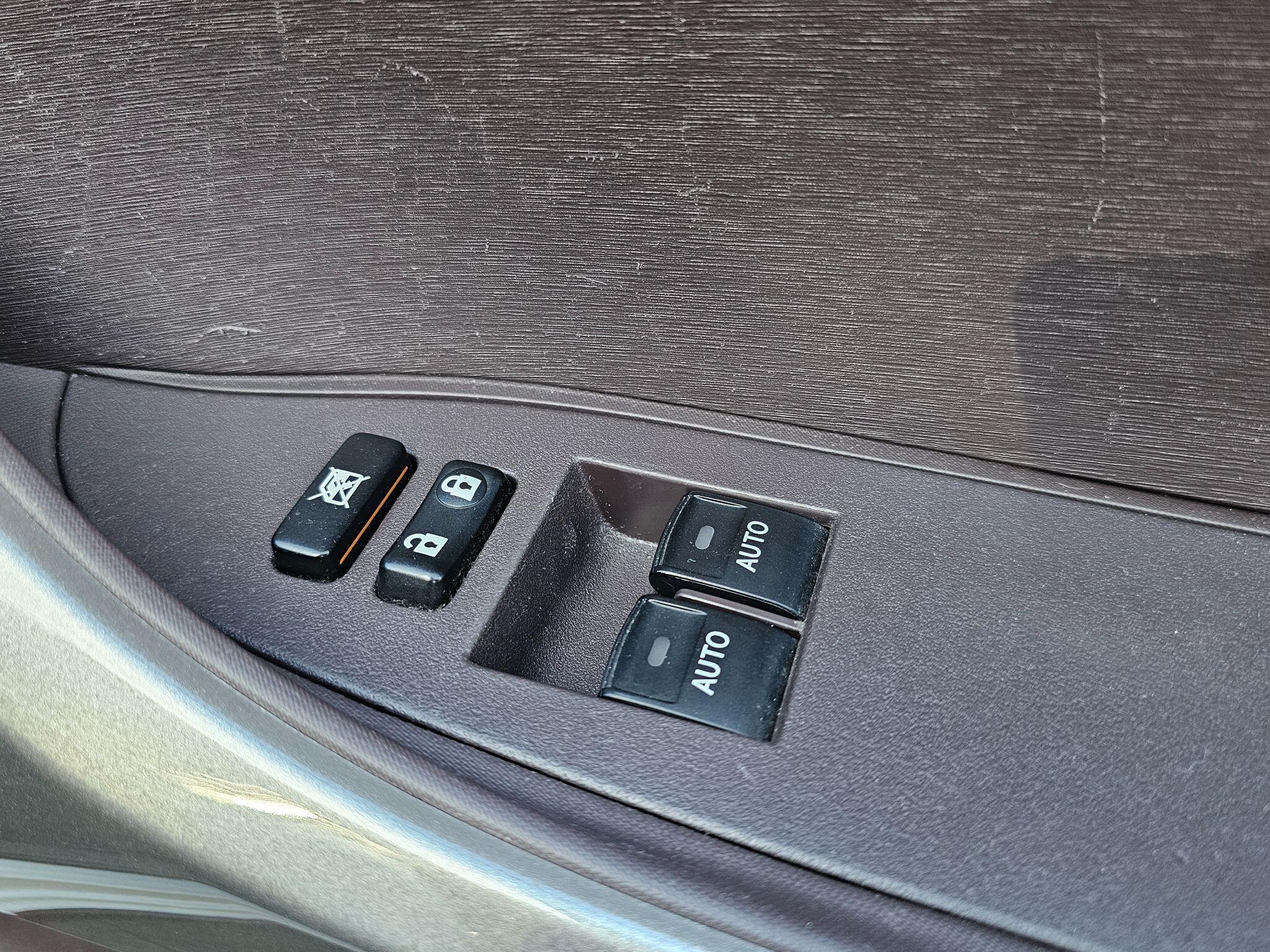 Toyota Iq view 32