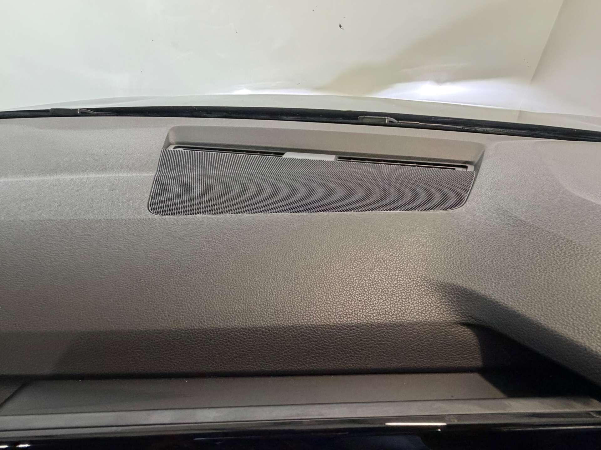 Volkswagen Golf view 38