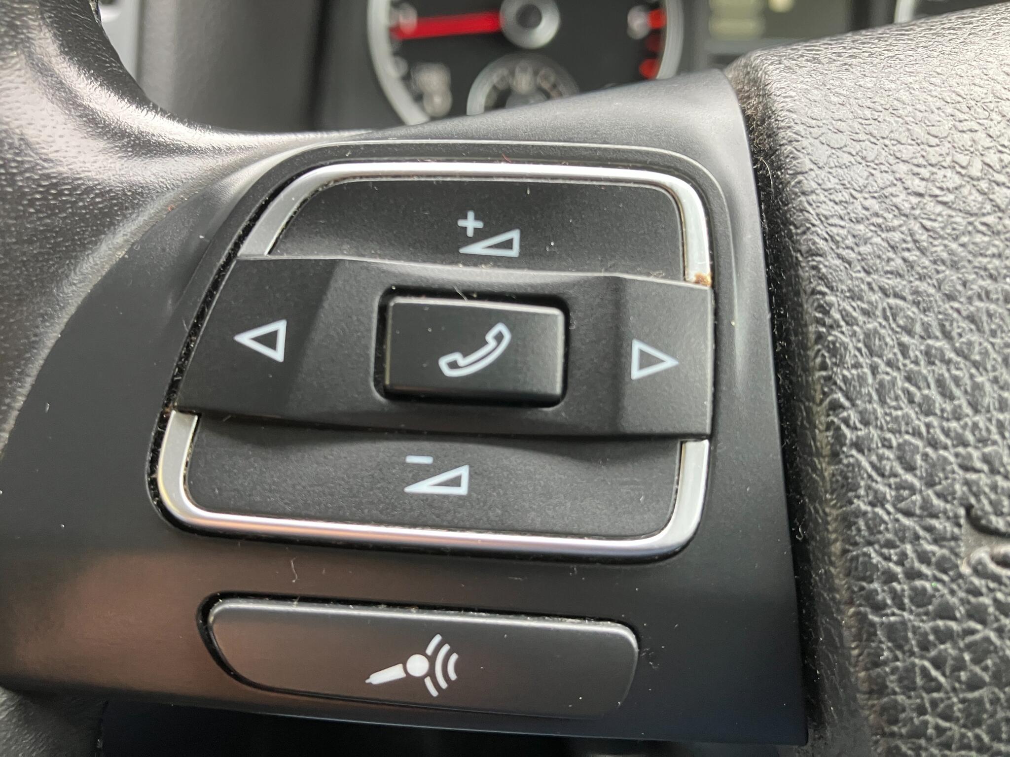 Volkswagen Tiguan view 35