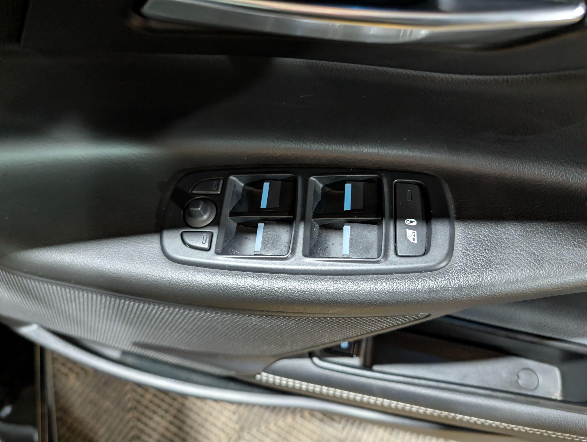 Jaguar Xe view 34