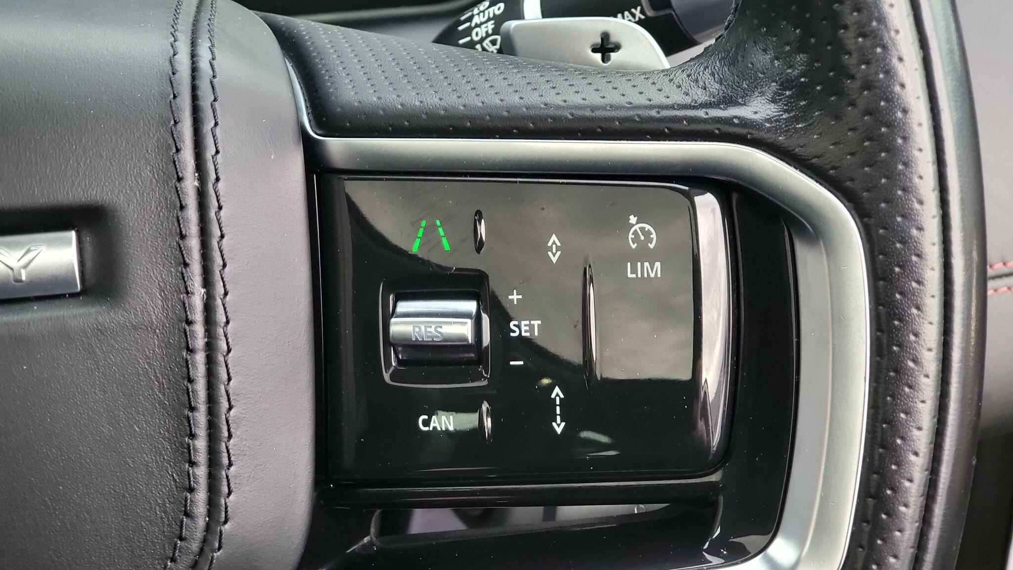 Land Rover Discovery Sport view 18
