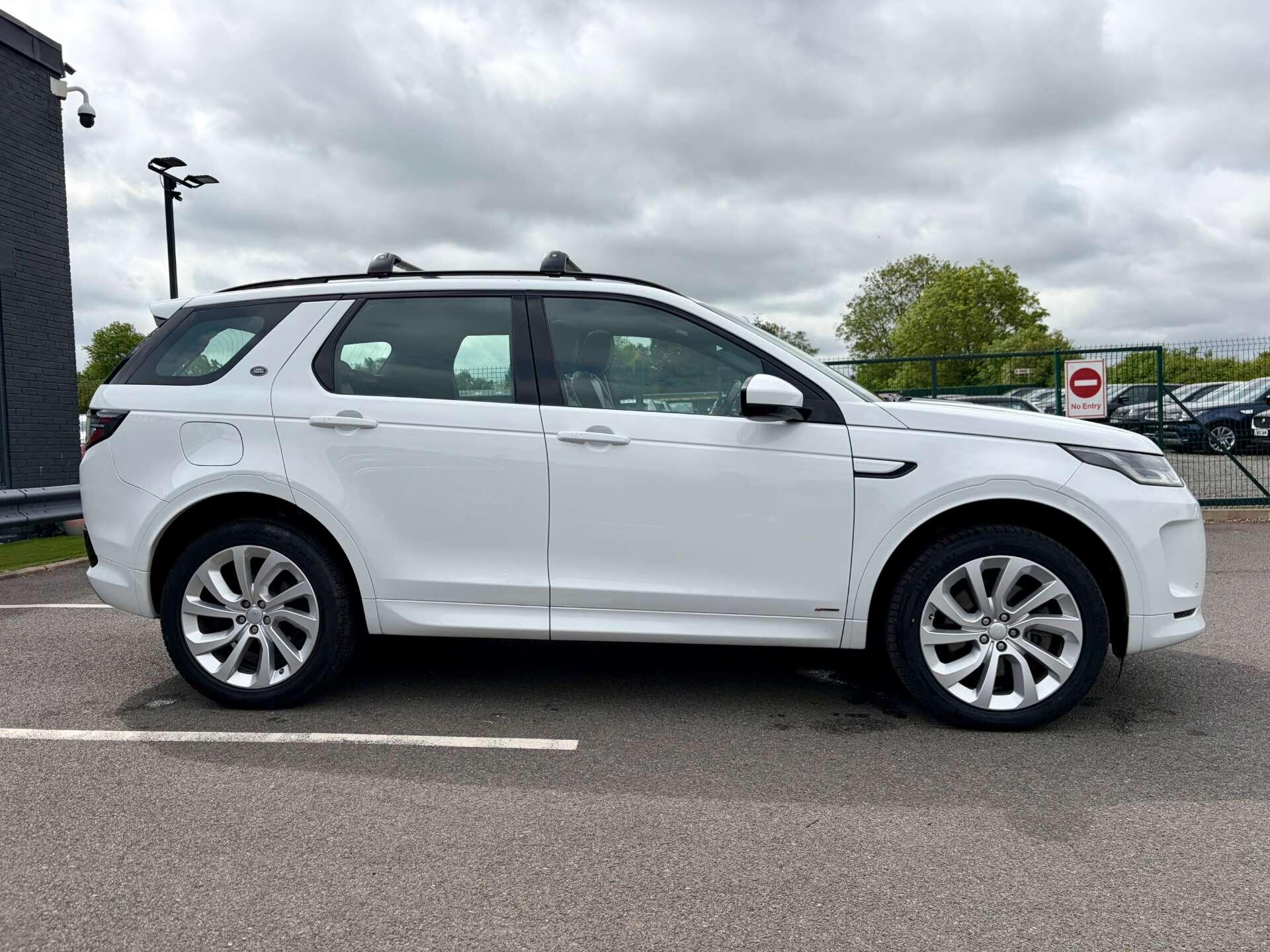 Land Rover Discovery Sport view 9