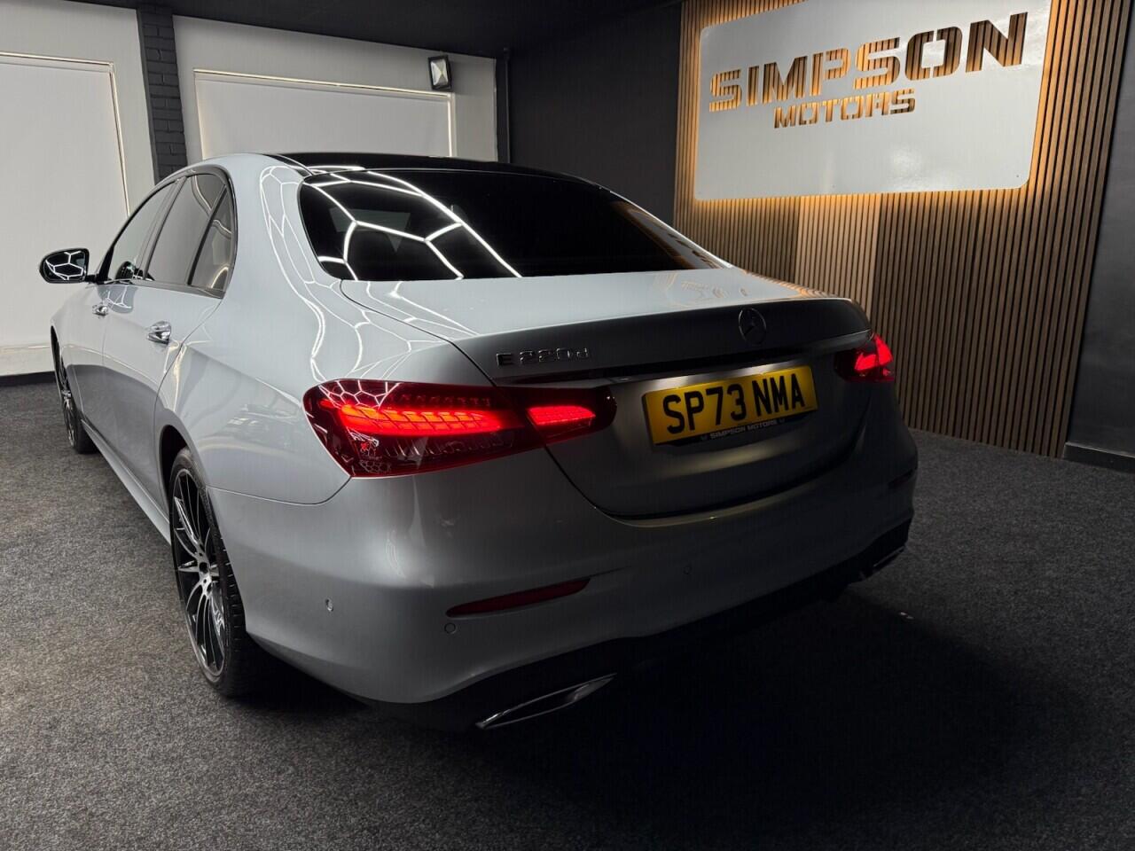 Mercedes-Benz E-Class view 8