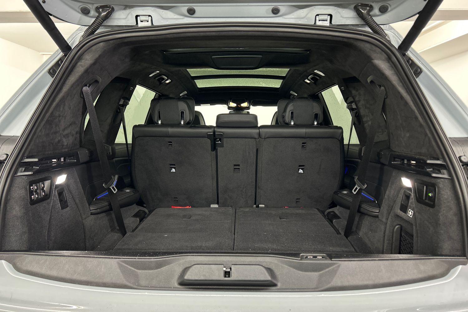 BMW X7 view 14
