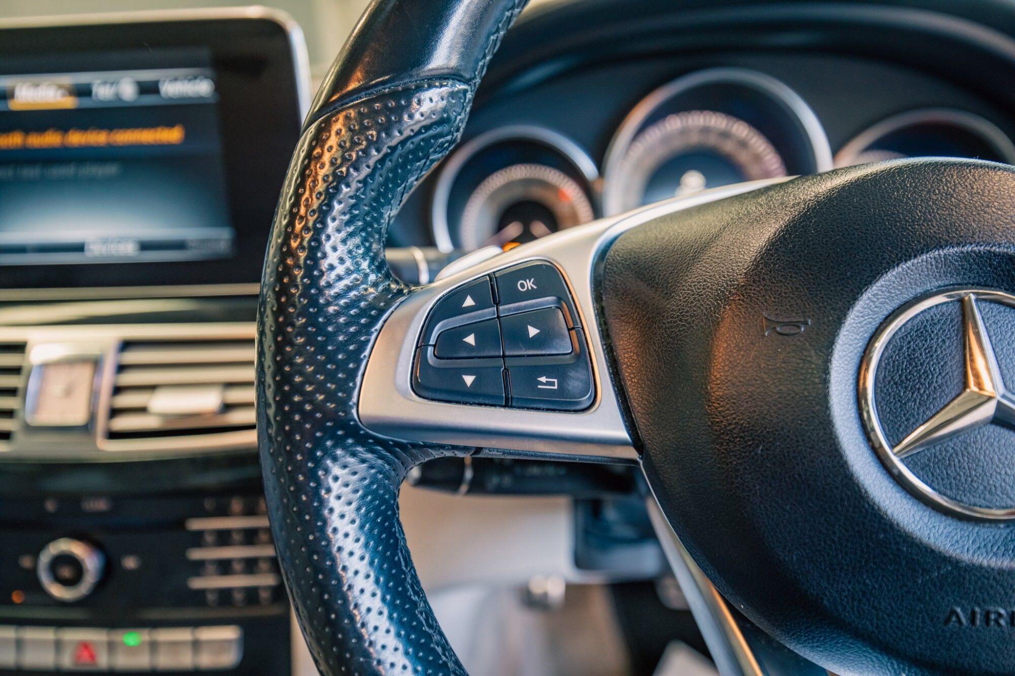 Mercedes-Benz CLS view 11