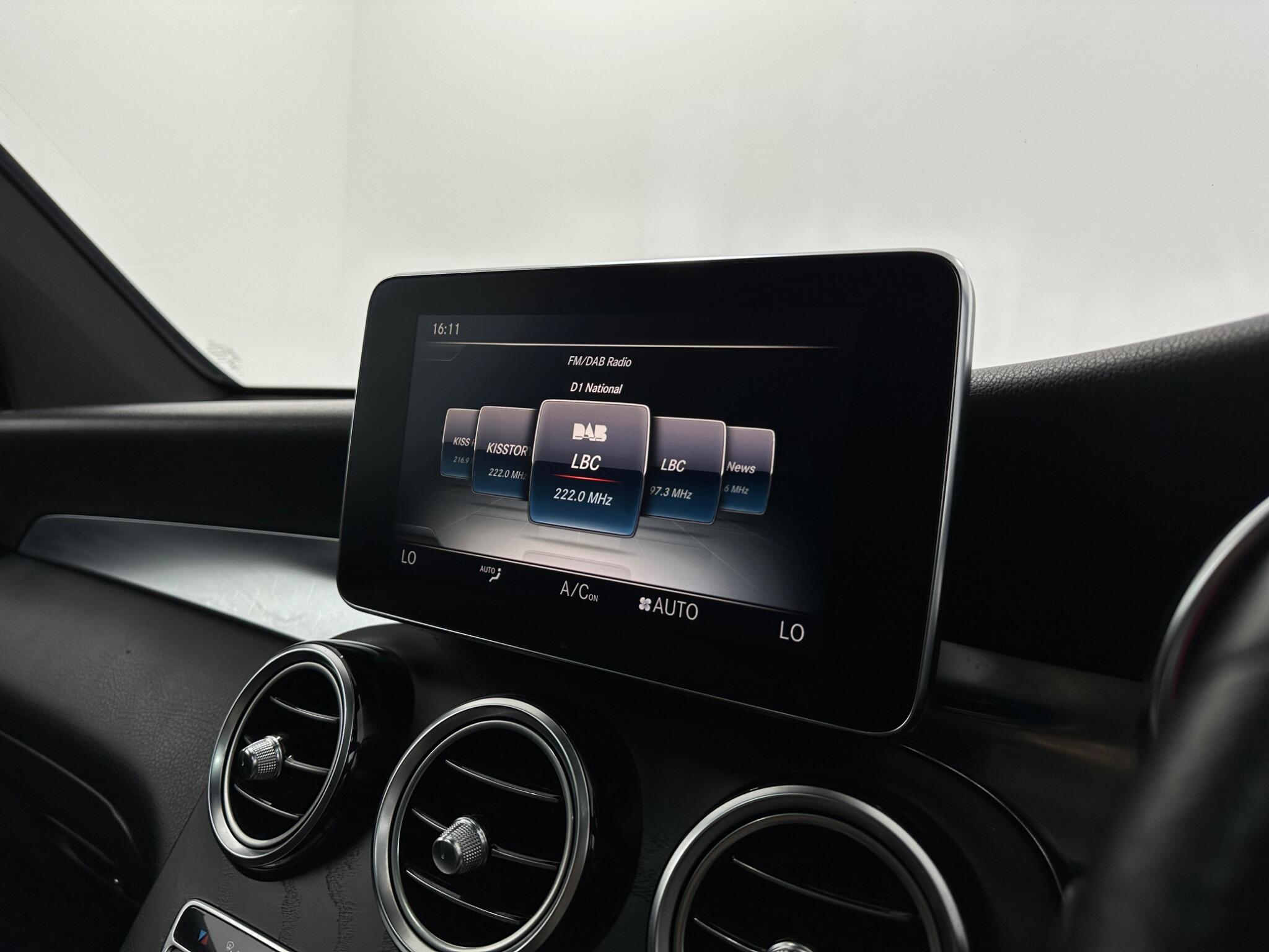 Mercedes-Benz GLC view 27
