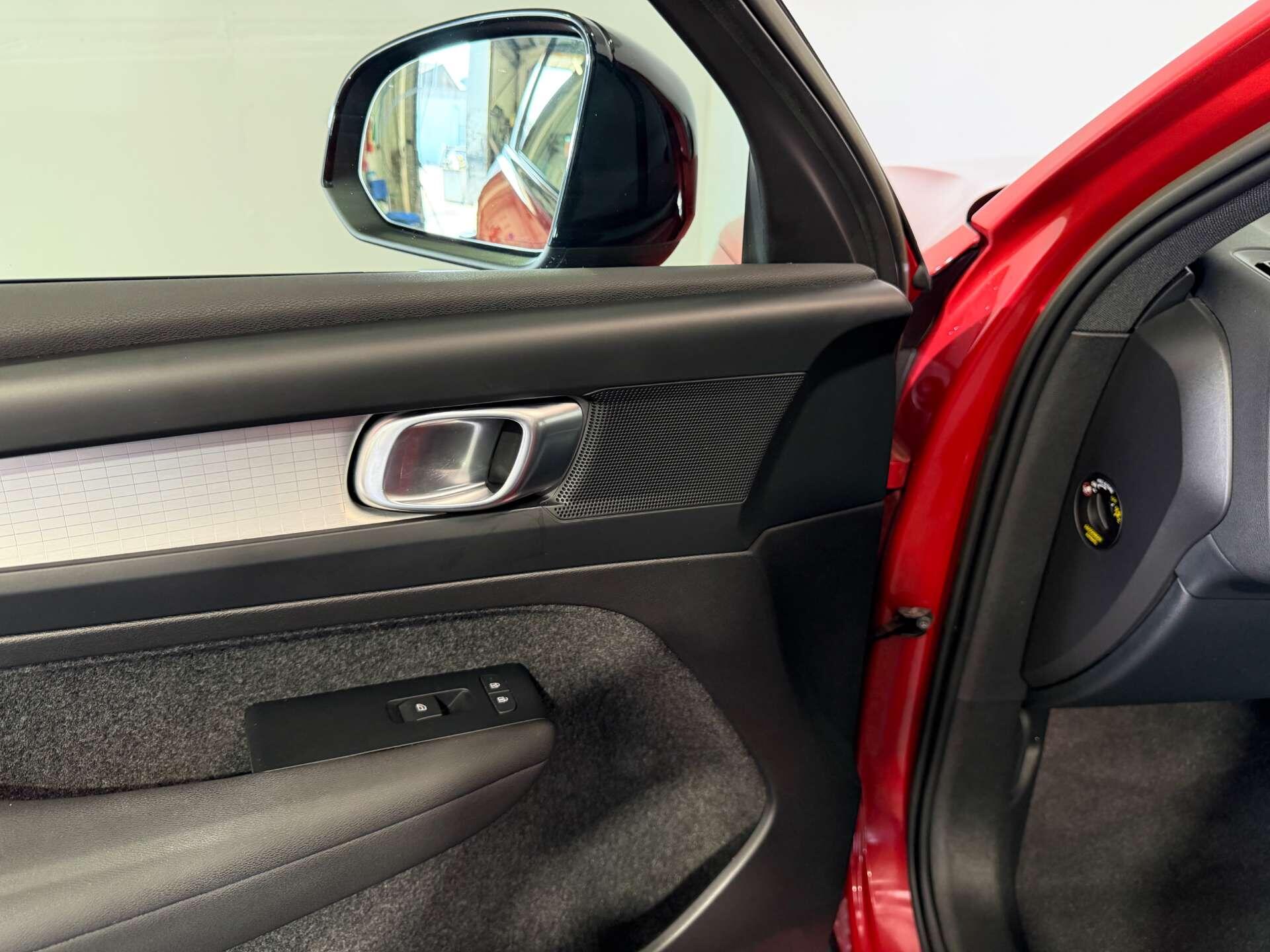 Volvo XC40 view 64