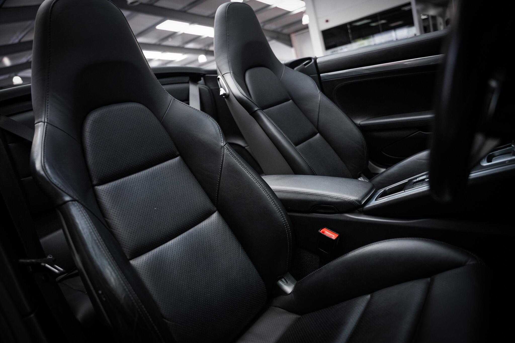 Porsche 911 view 18