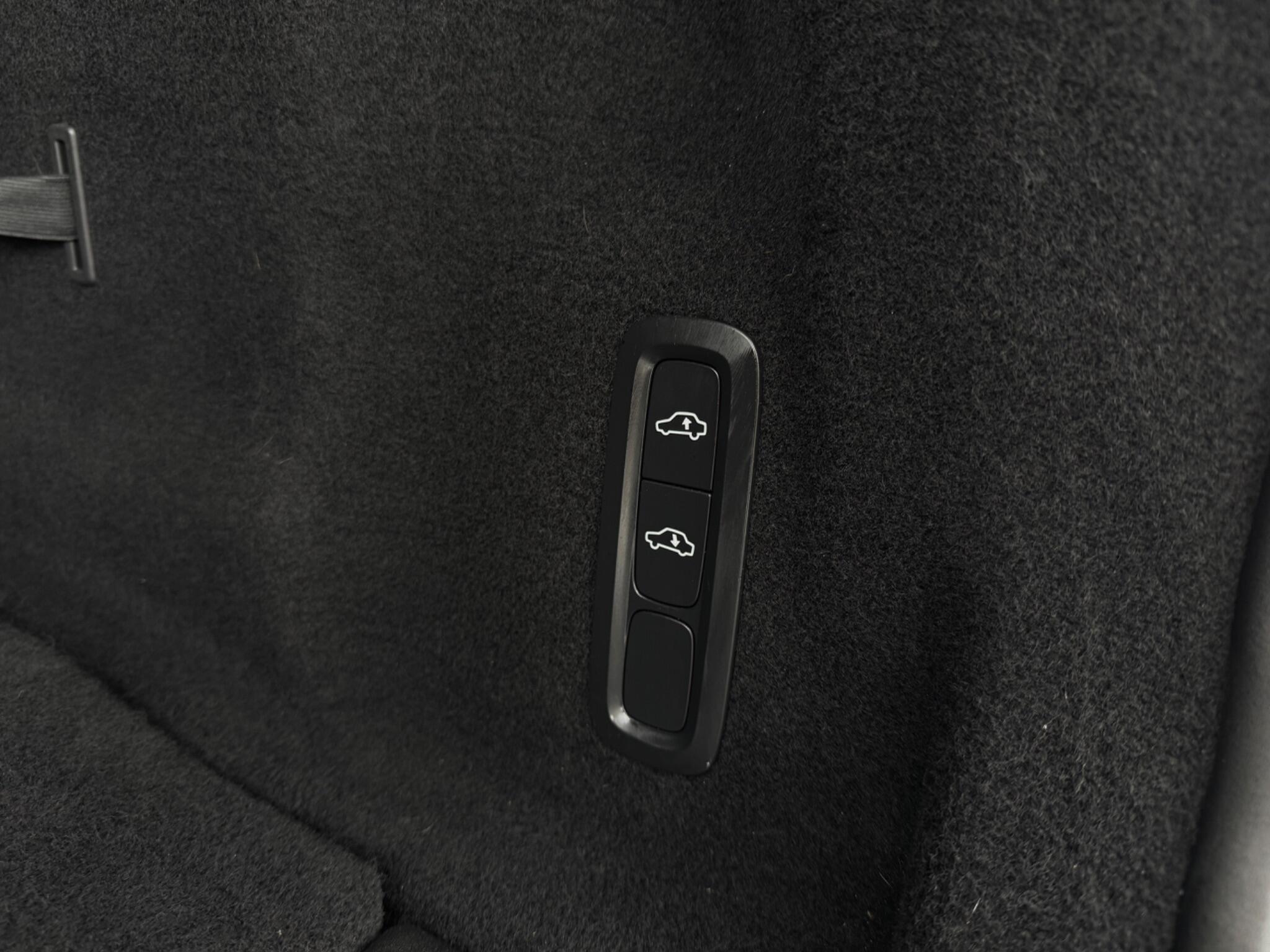 Volvo XC60 view 40