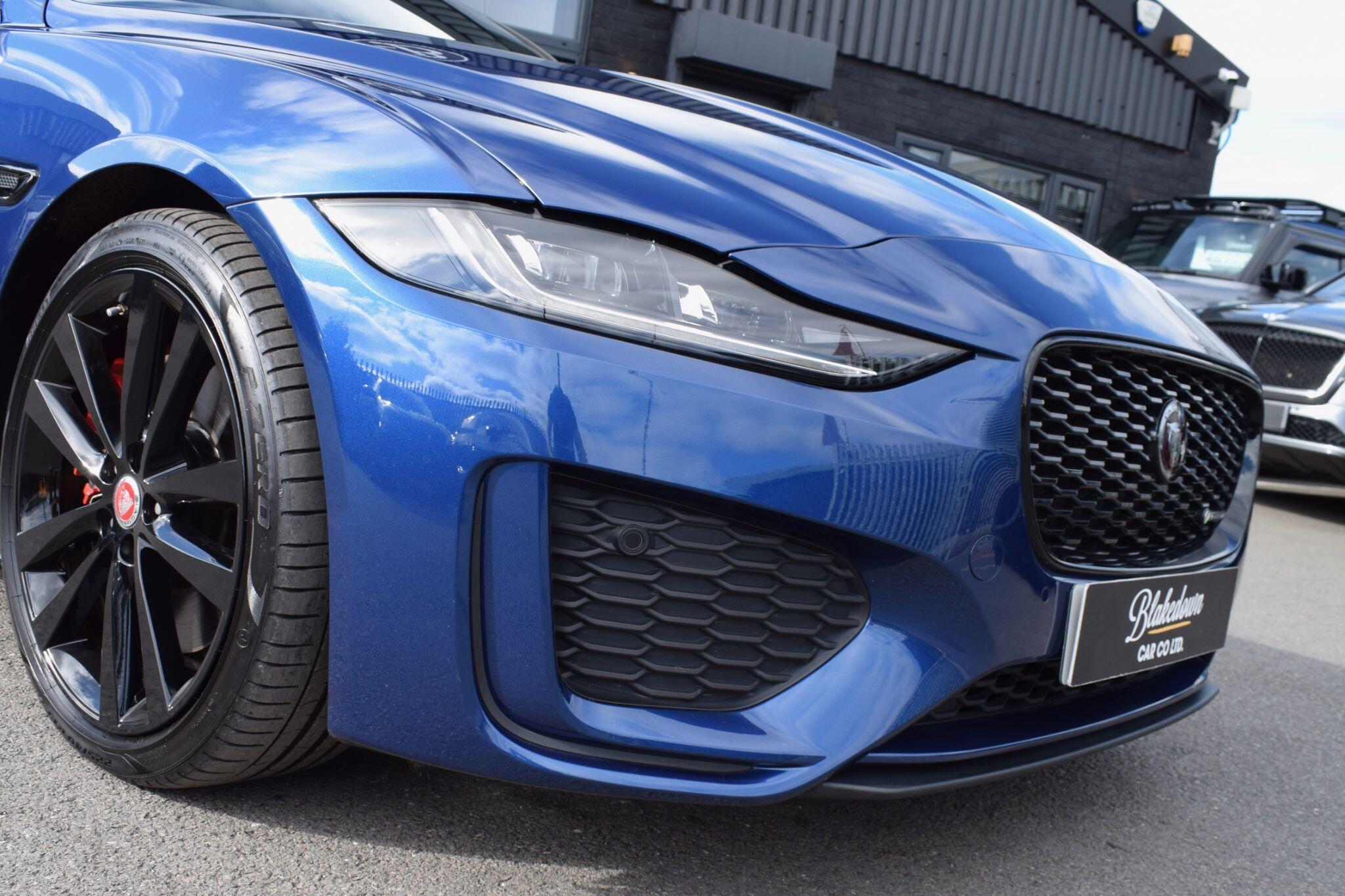 Jaguar Xe view 42
