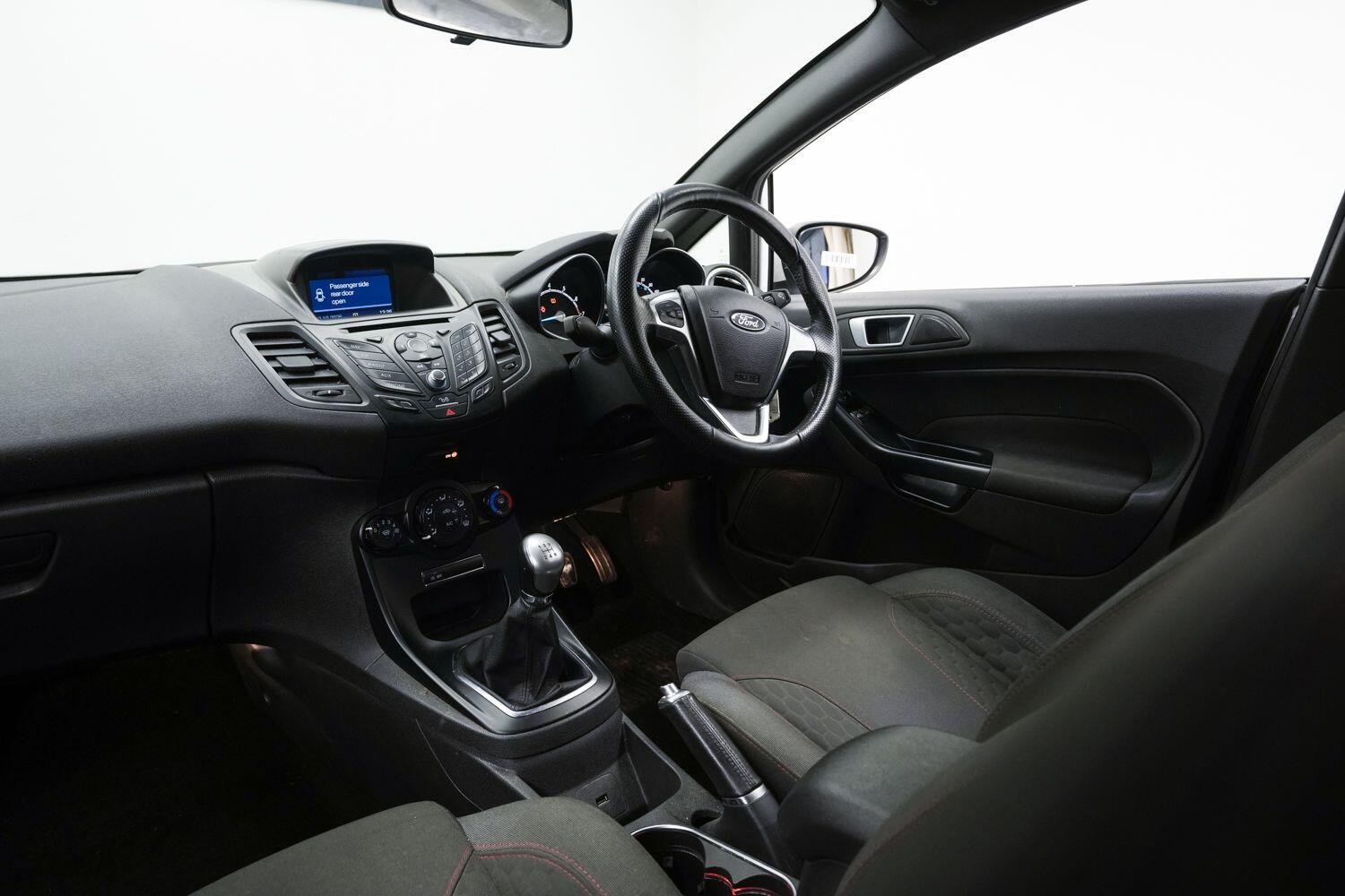 Ford Fiesta view 14