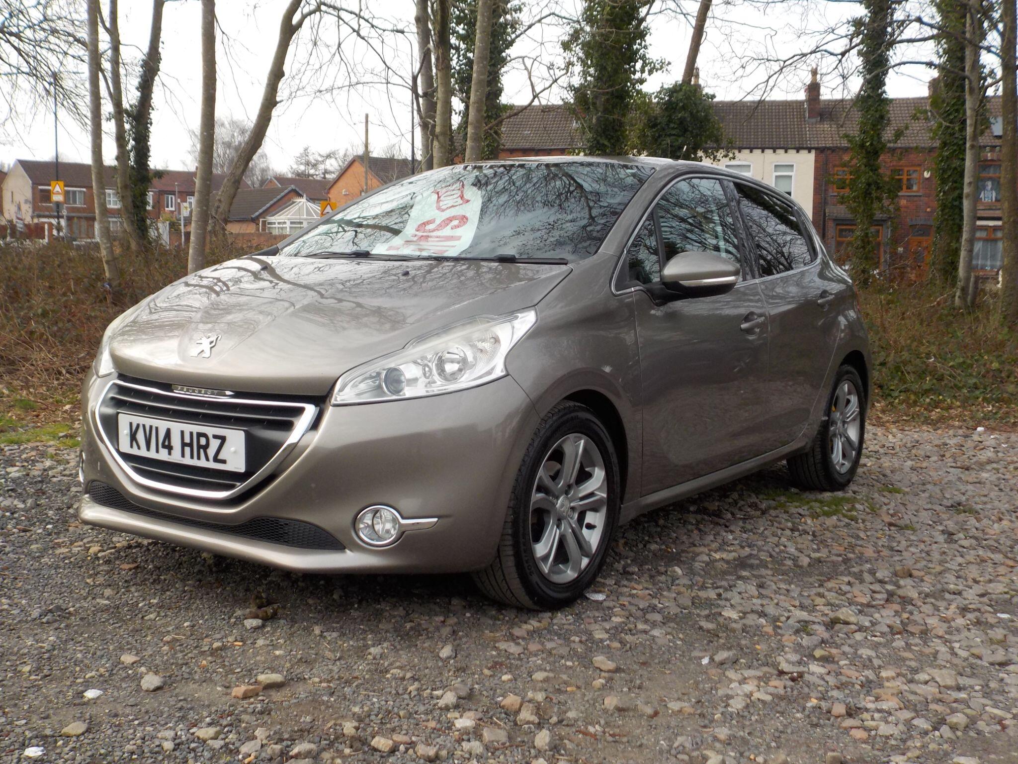 Peugeot 208 1.2 VTi Allure Euro 5 5dr