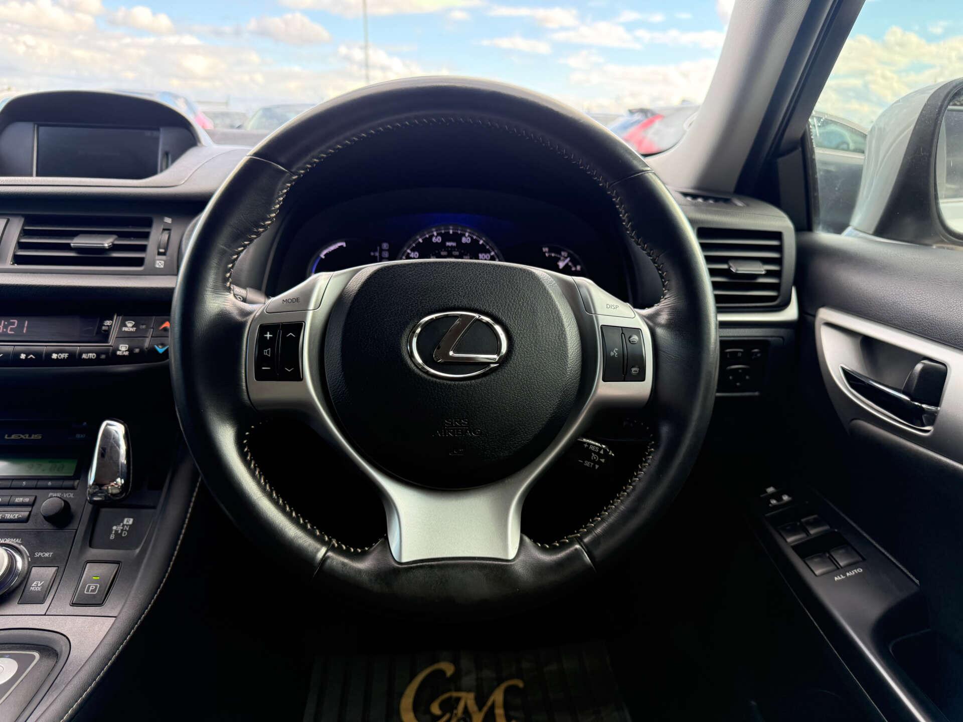 Lexus CT view 61