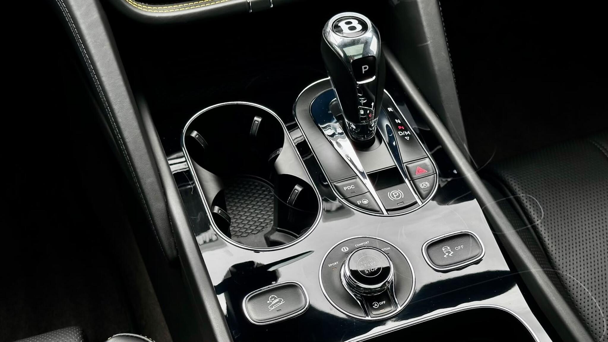 Bentley Bentayga view 50