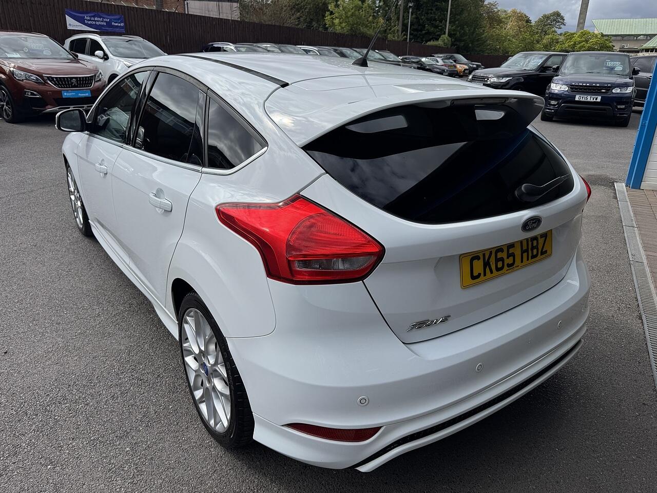 Ford Focus view 6