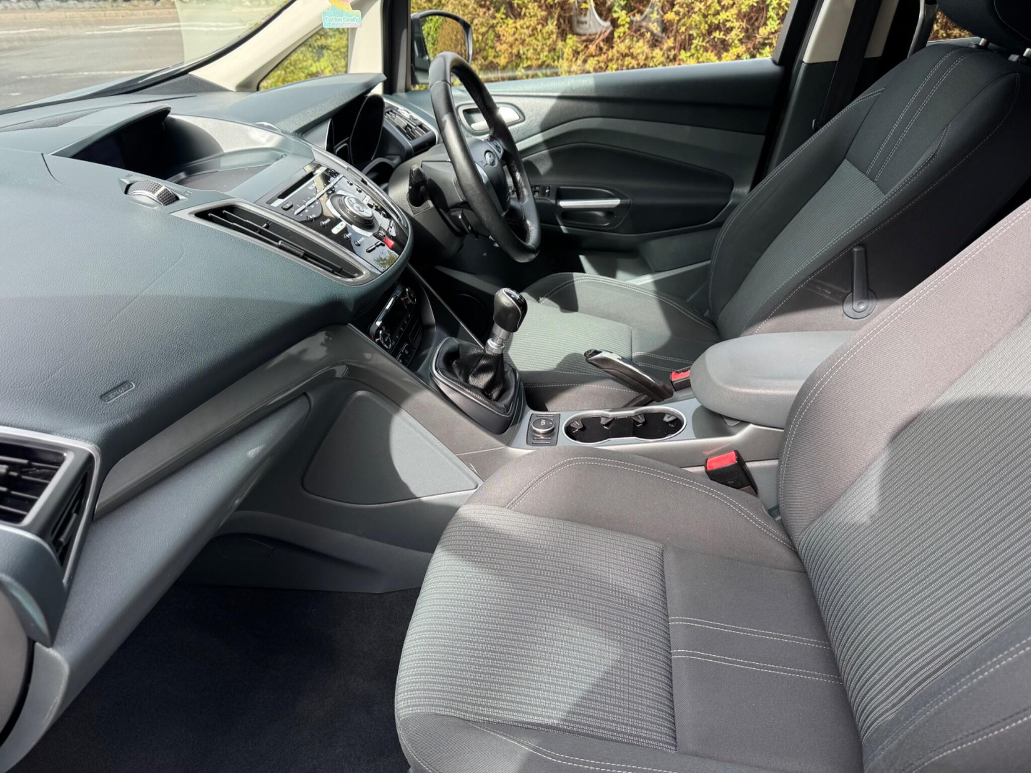 Ford Grand C-Max view 12
