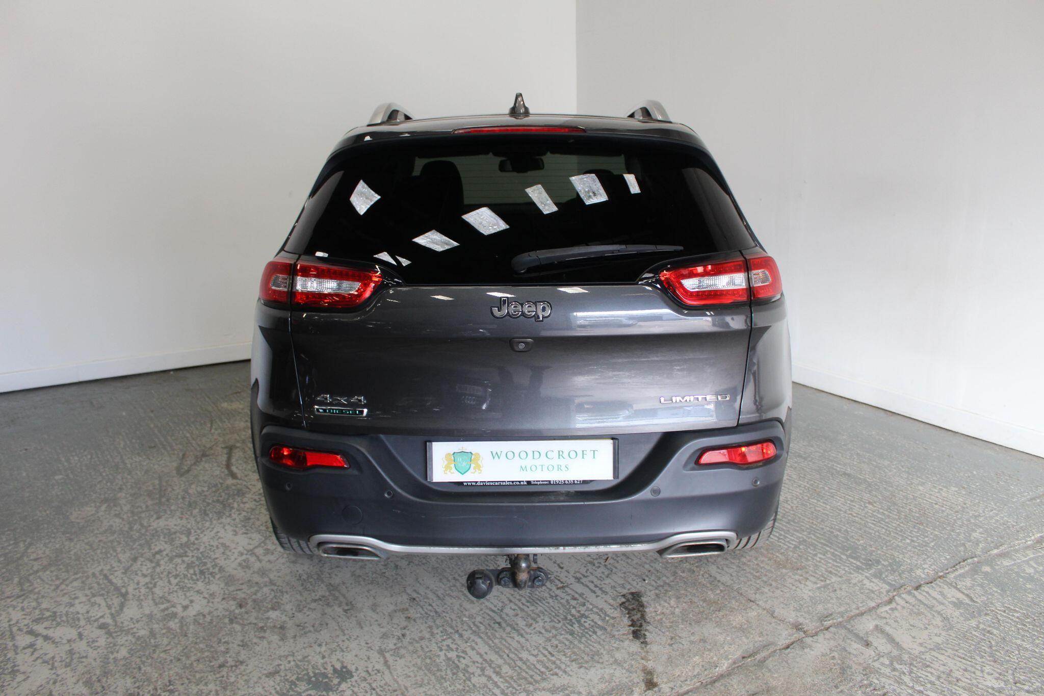Jeep Cherokee view 14