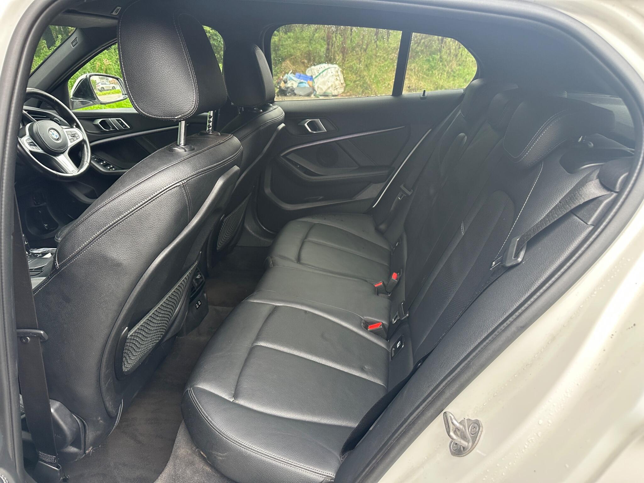 BMW 1 Series view 18
