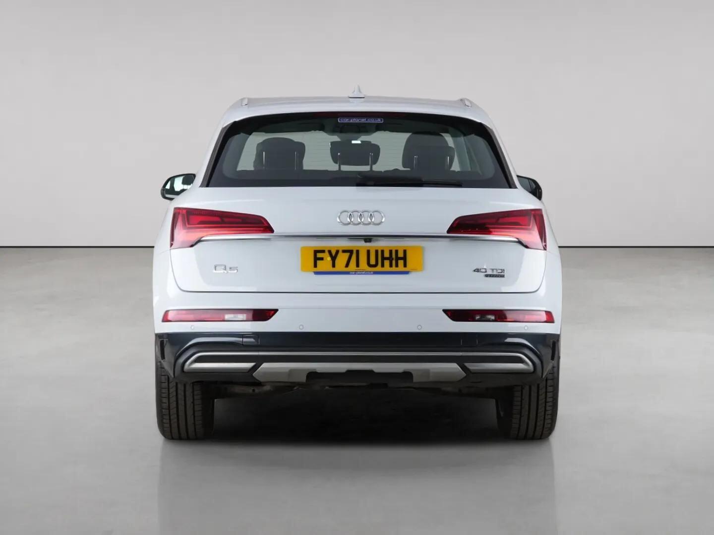 Audi Q5 view 7