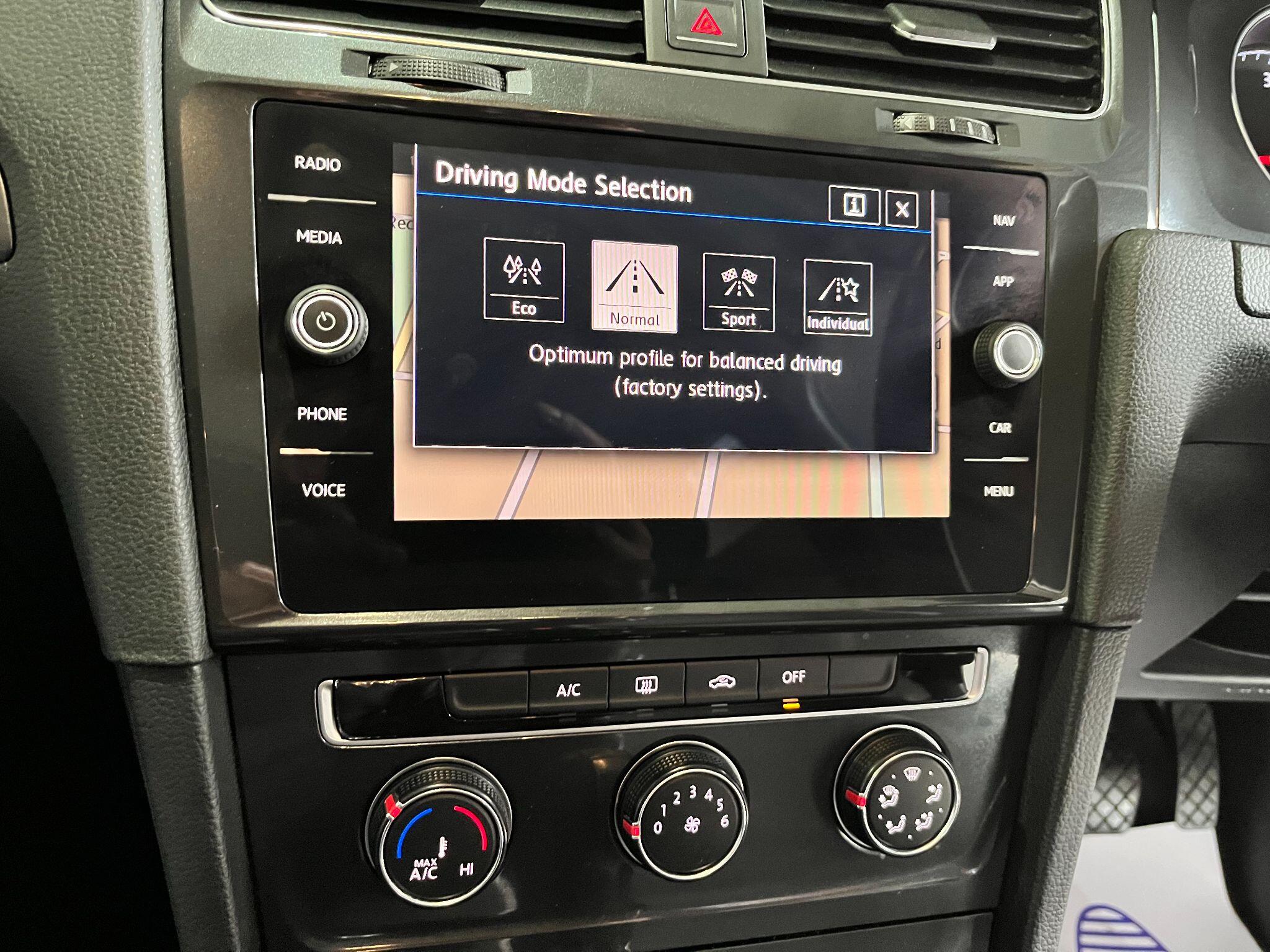 Volkswagen Golf view 43