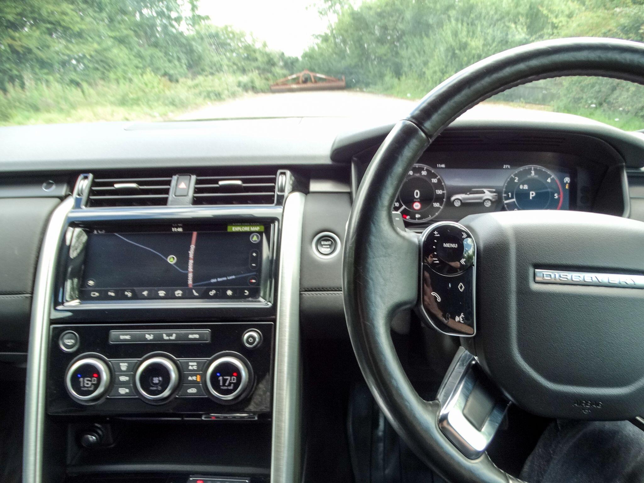 Land Rover Discovery 3 view 8
