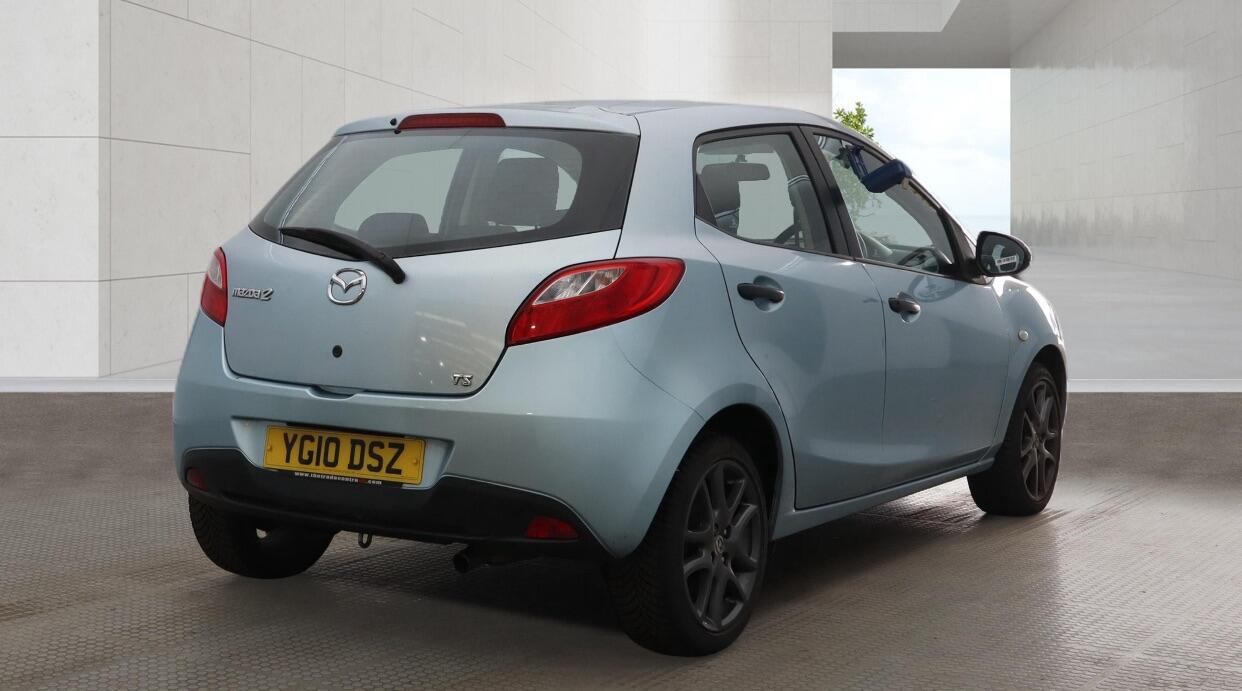 Mazda Mazda2 view 6
