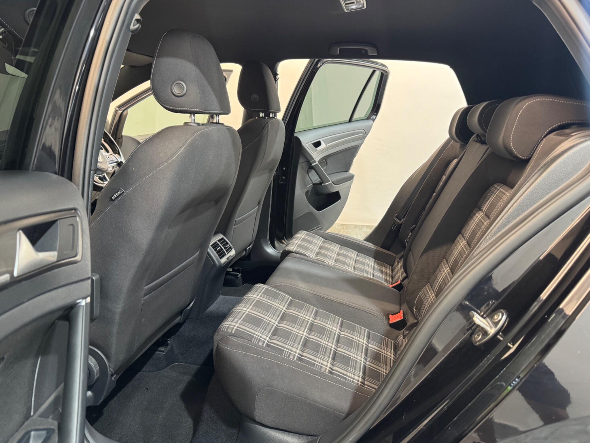 Volkswagen Golf view 51