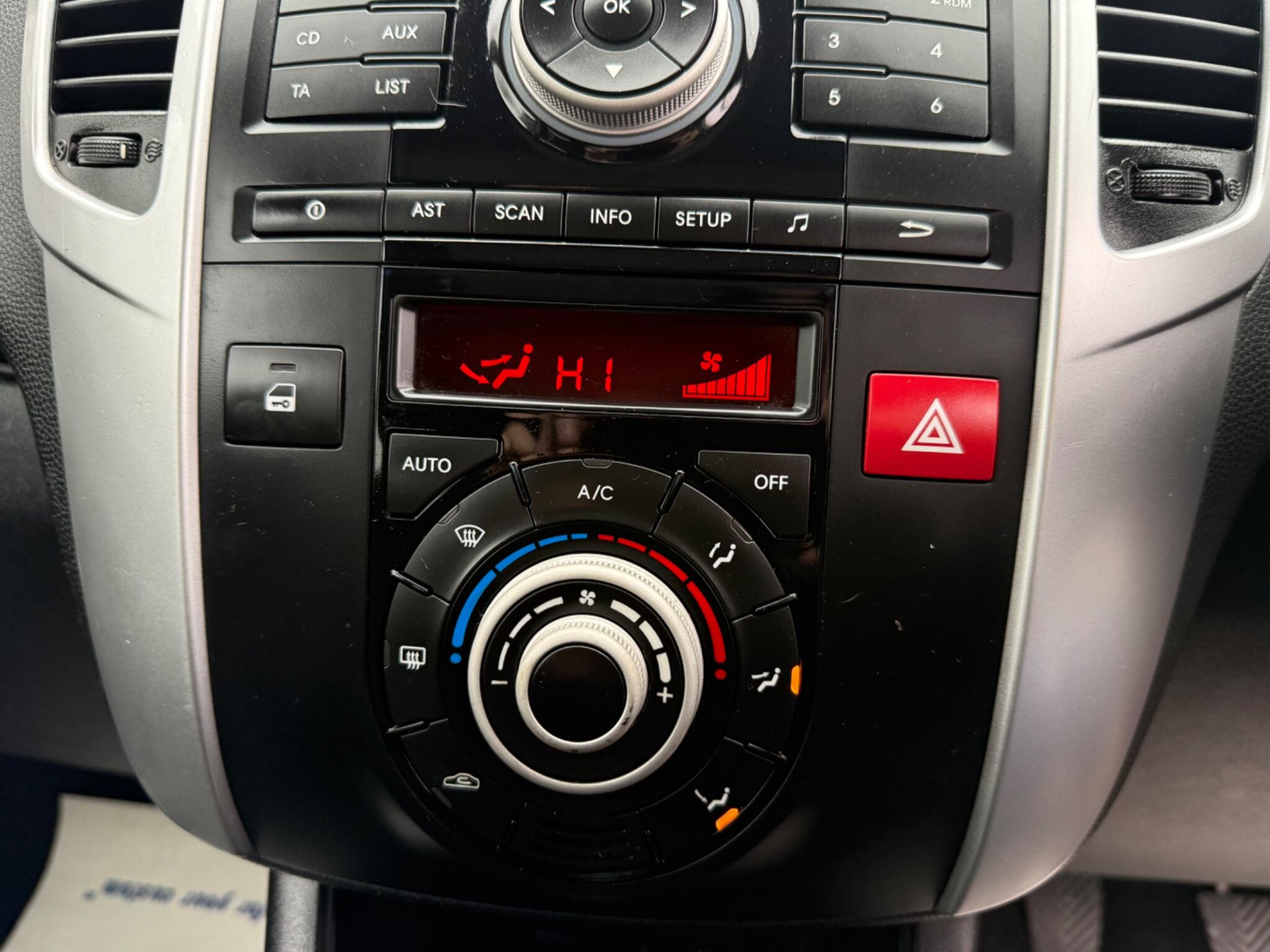 2010 Kia Venga image 21