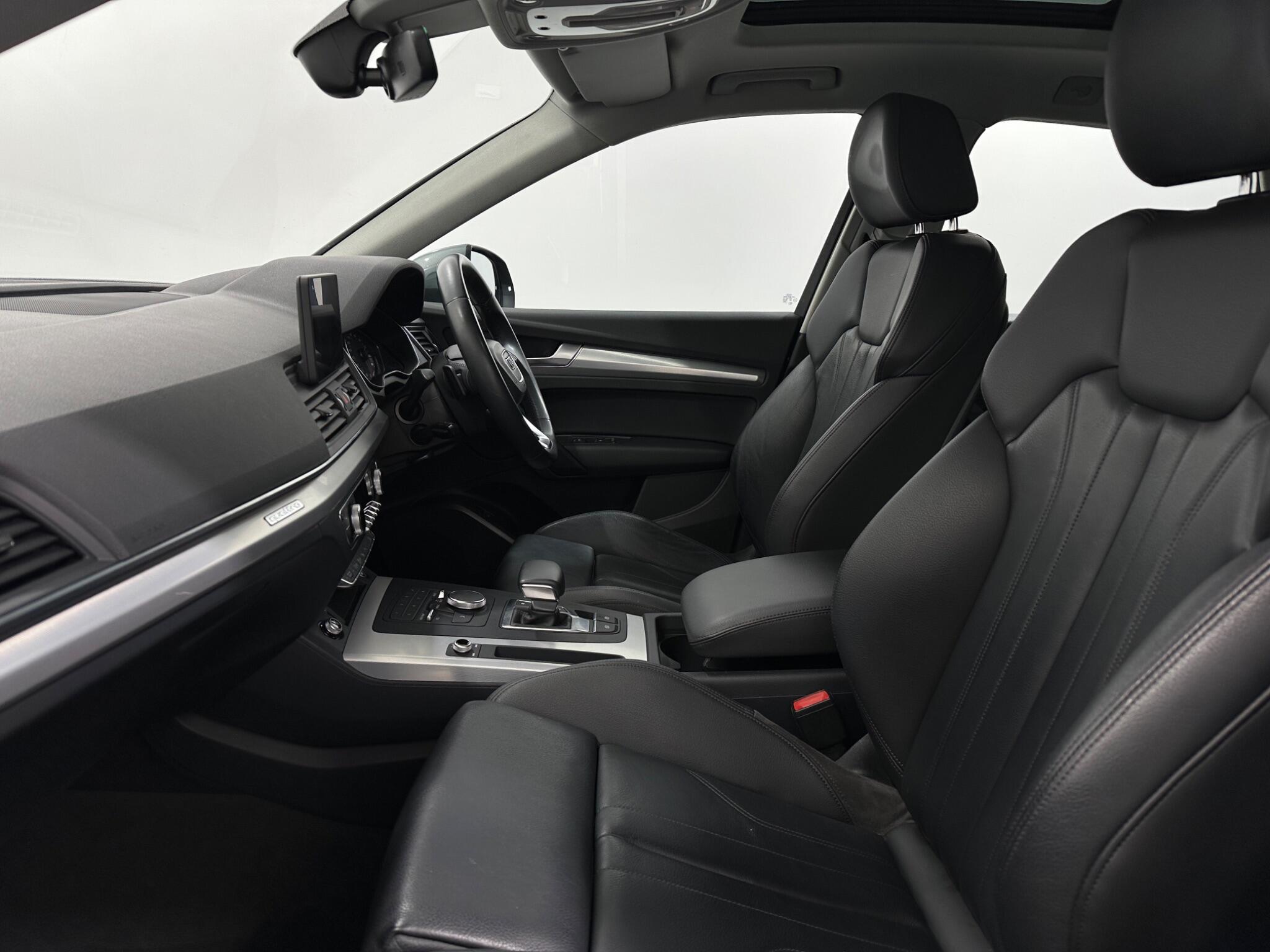 Audi Q5 view 37