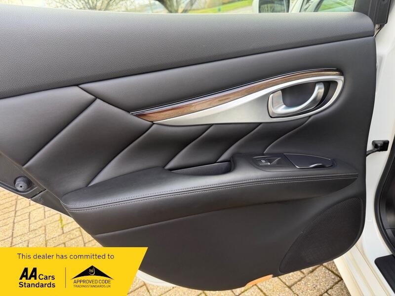 2012 Infiniti M 3.5 35h V6 GT Premium Auto Euro 5 (s/s) 4dr • 7,481 miles image 21