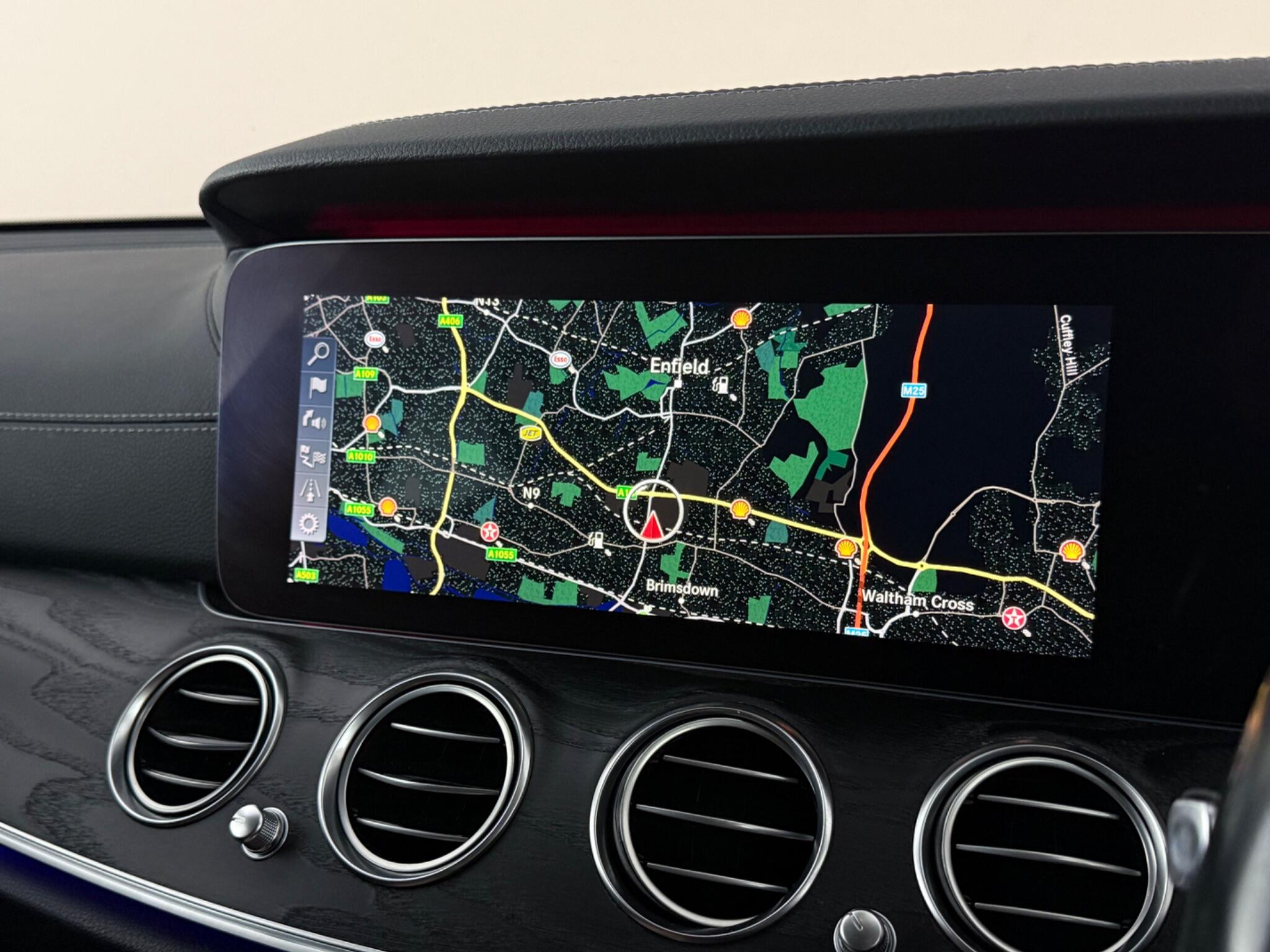 Mercedes-Benz E-Class view 25