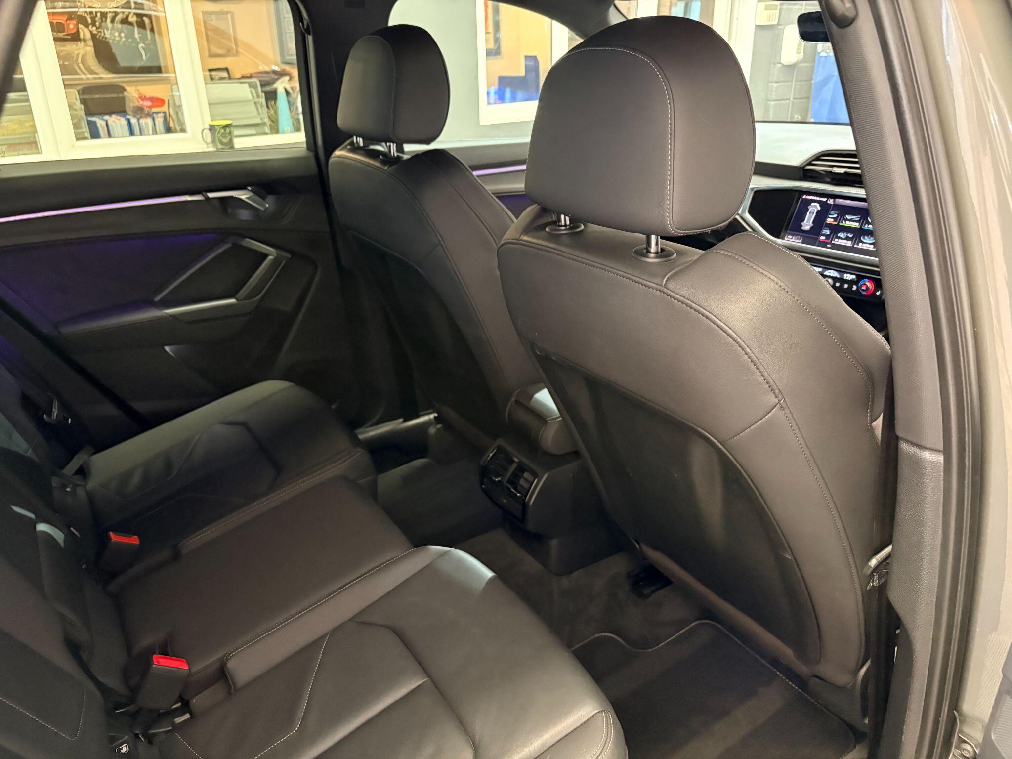Audi Q3 view 30