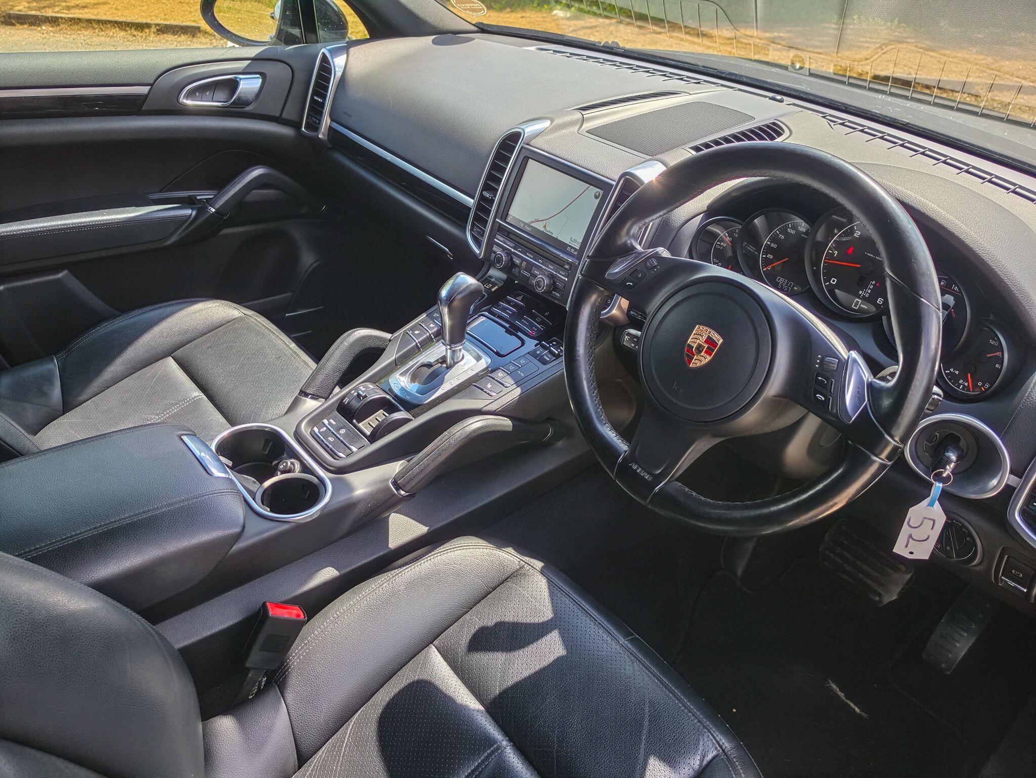 Porsche Cayenne view 13