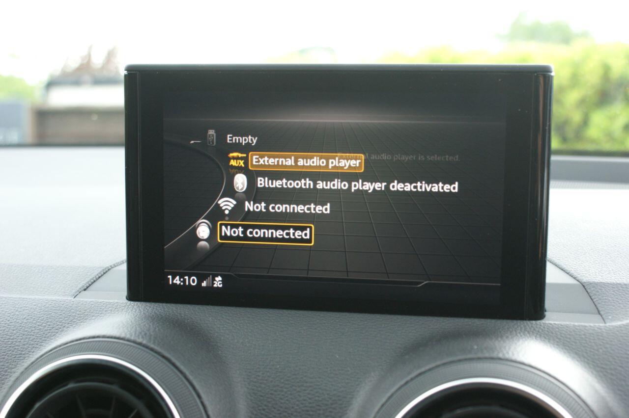 Audi SQ2 view 61
