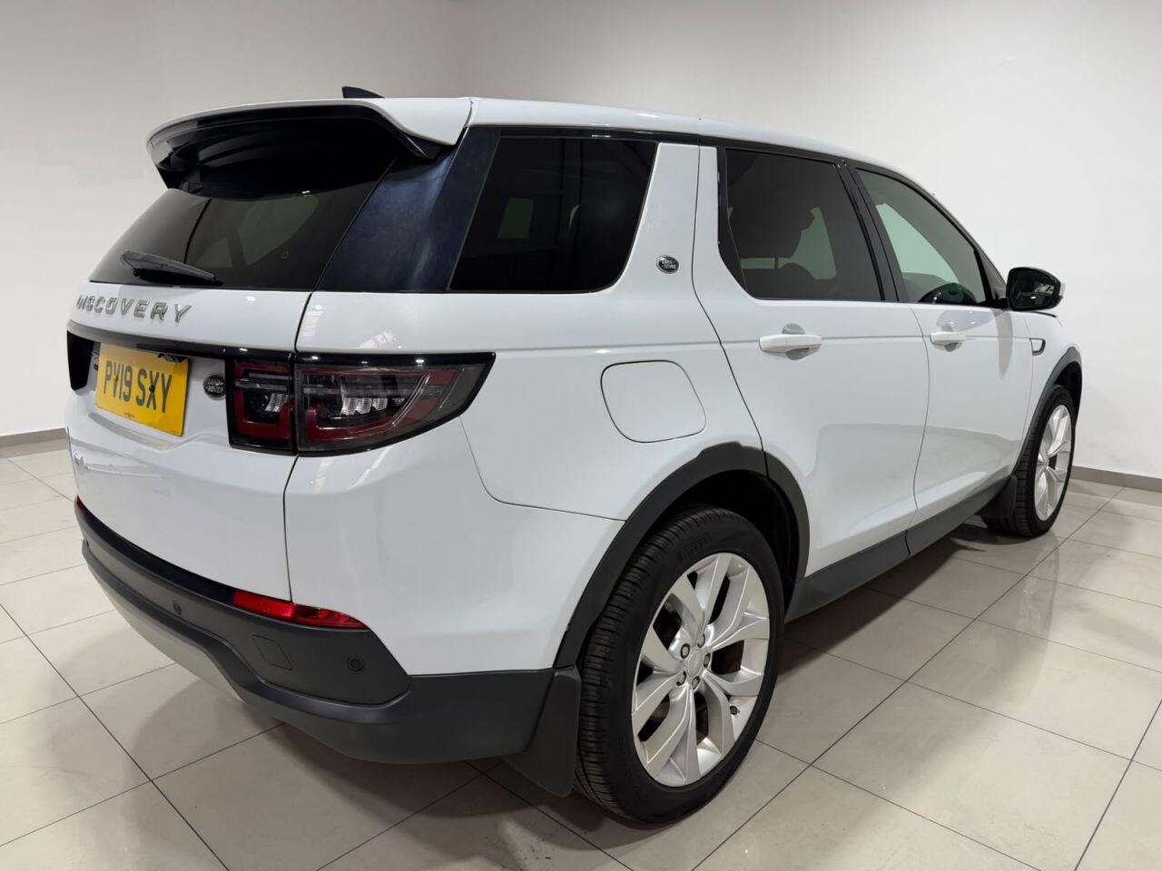 Land Rover Discovery Sport view 10