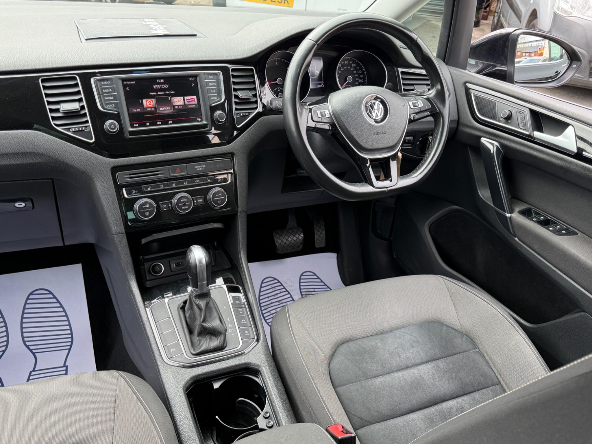 Volkswagen Golf SV