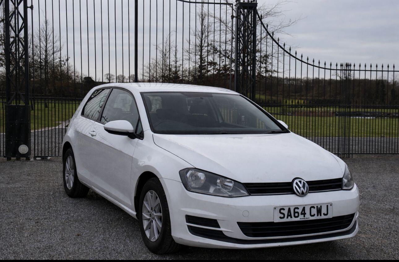 2014 Volkswagen Golf image 1