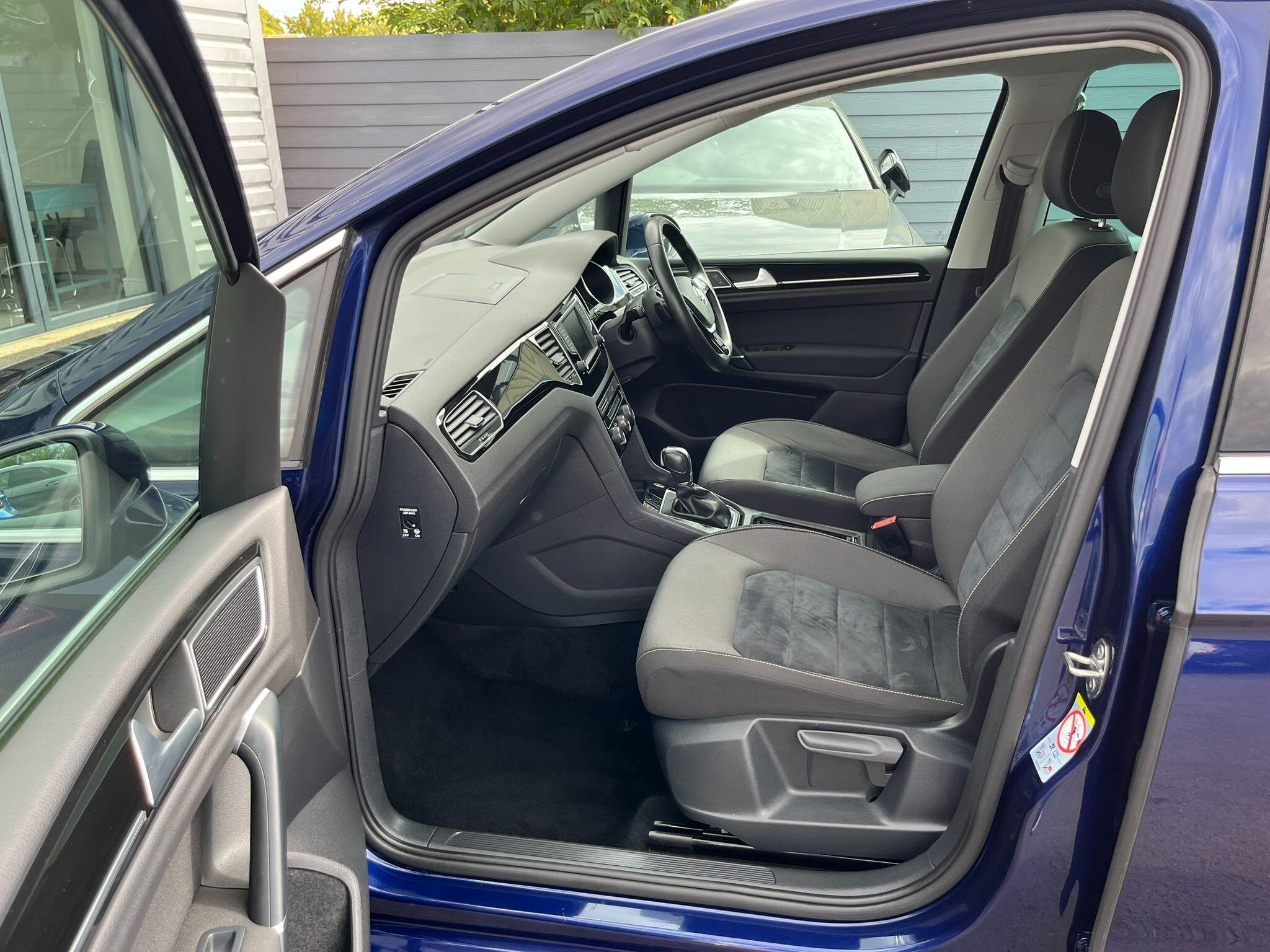 Volkswagen Golf SV view 29