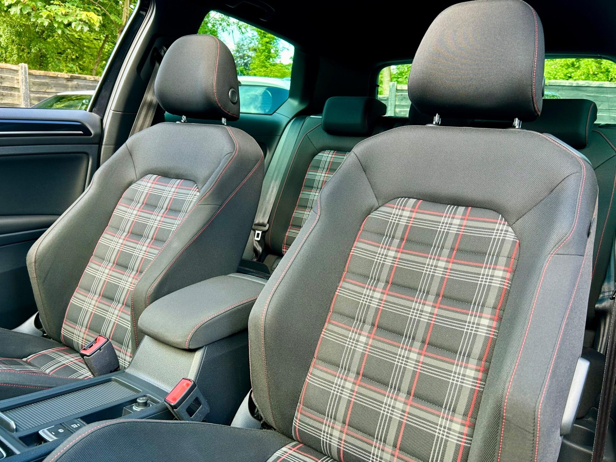 Volkswagen Golf view 20