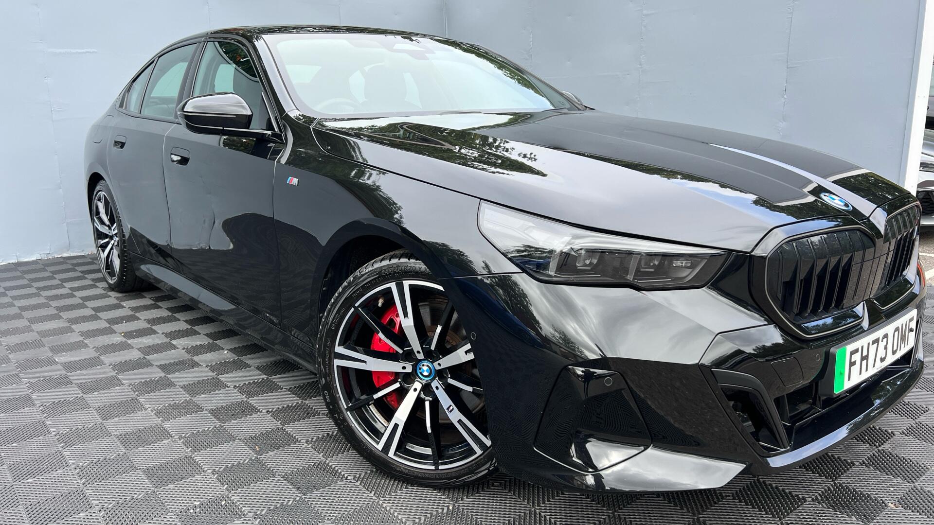 BMW I5 view 25
