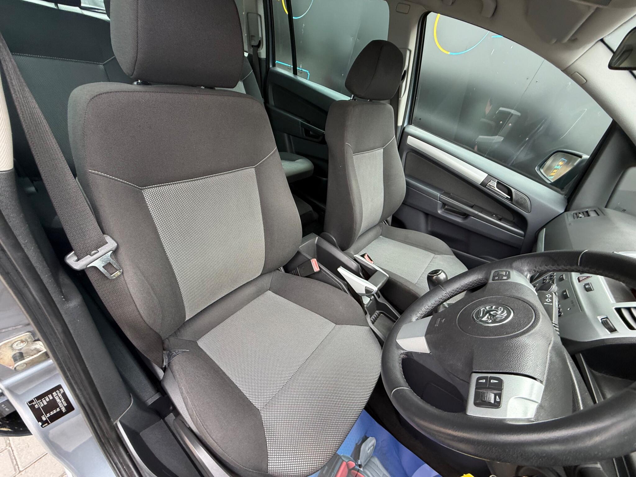 Vauxhall Zafira view 19