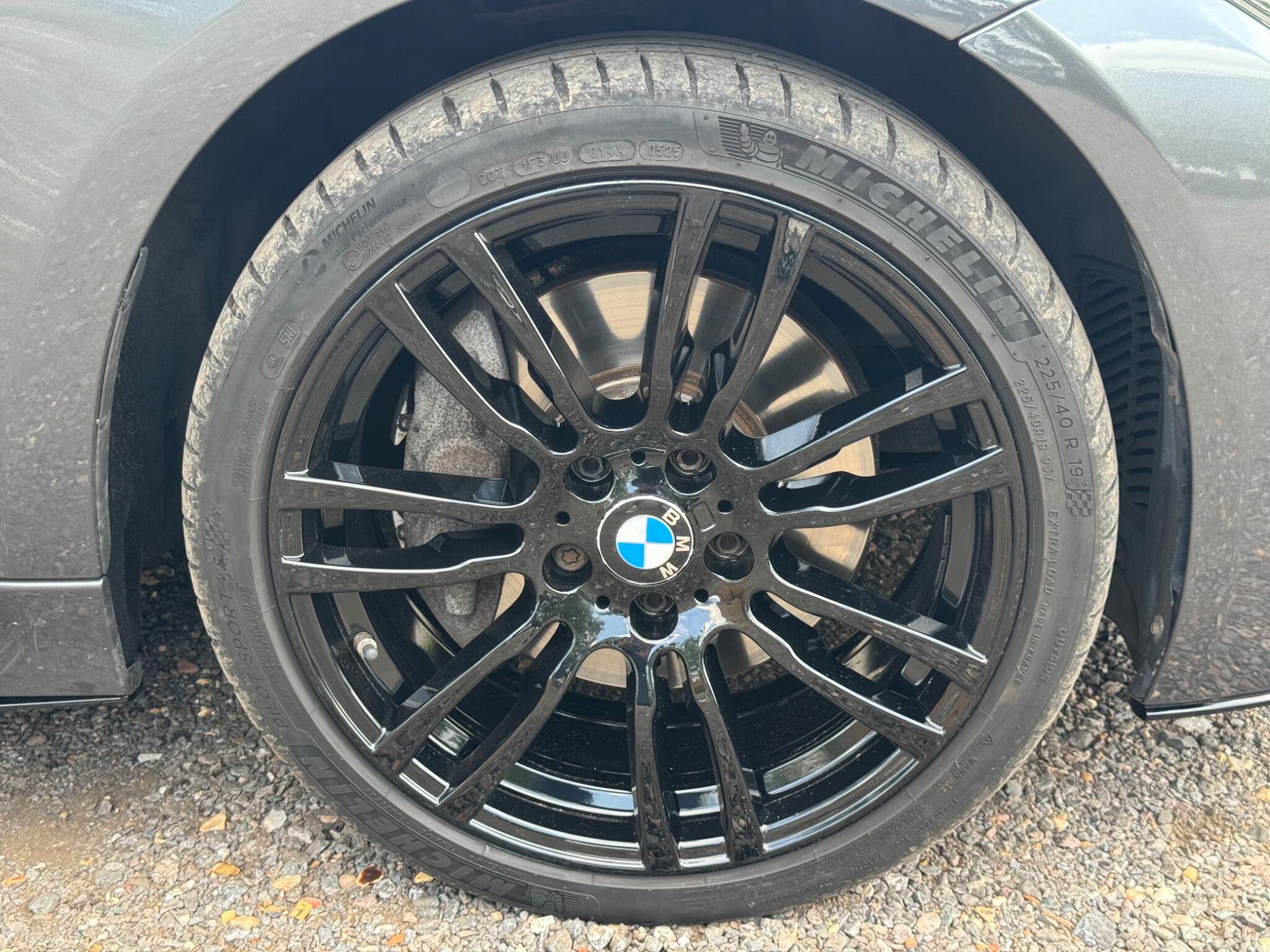 BMW 3 Series view 40